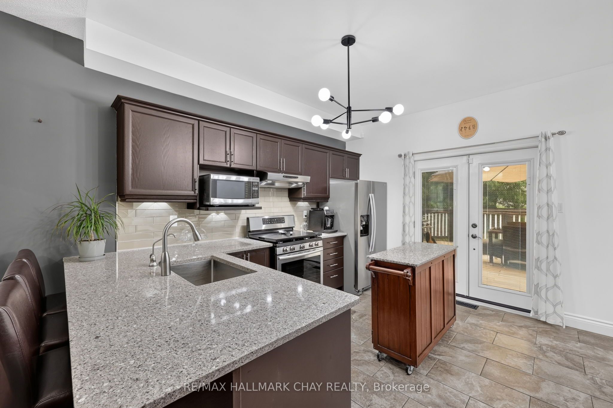 1925 Emerald Court, Innisfil, ON L9S 2A4 photo 4