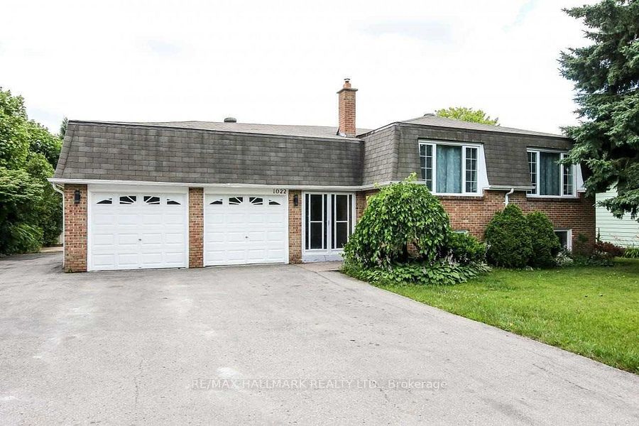 1022 Janette Street, Newmarket, ON L3Y 3C5