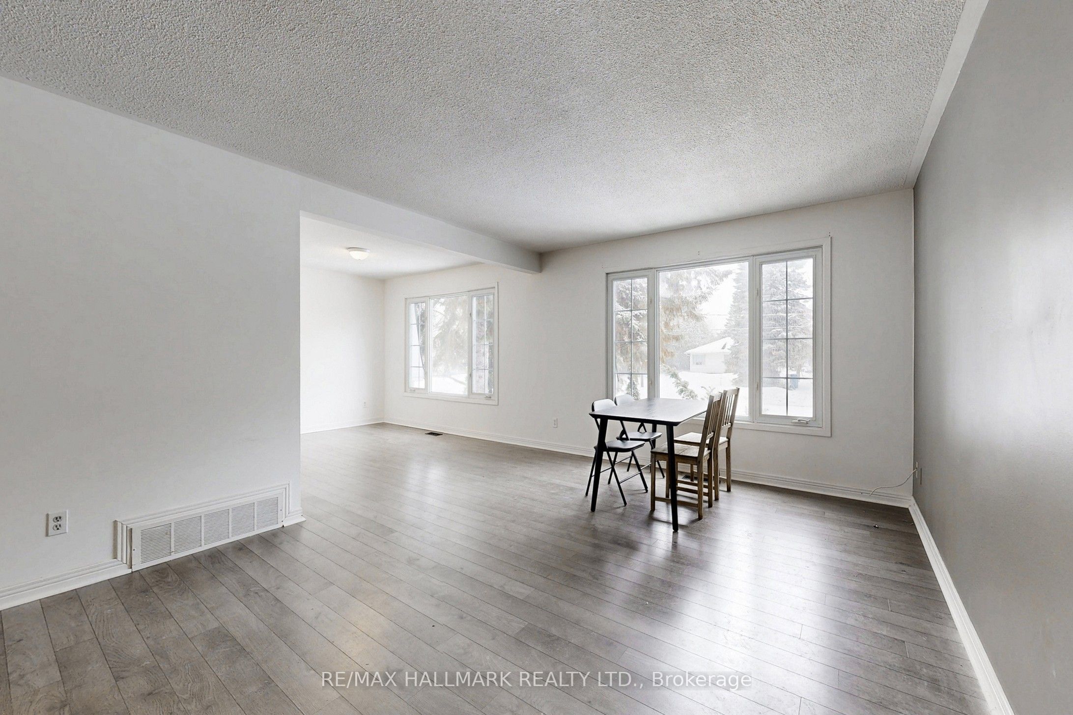 1022 Janette Street, Newmarket, ON L3Y 3C5 photo 5