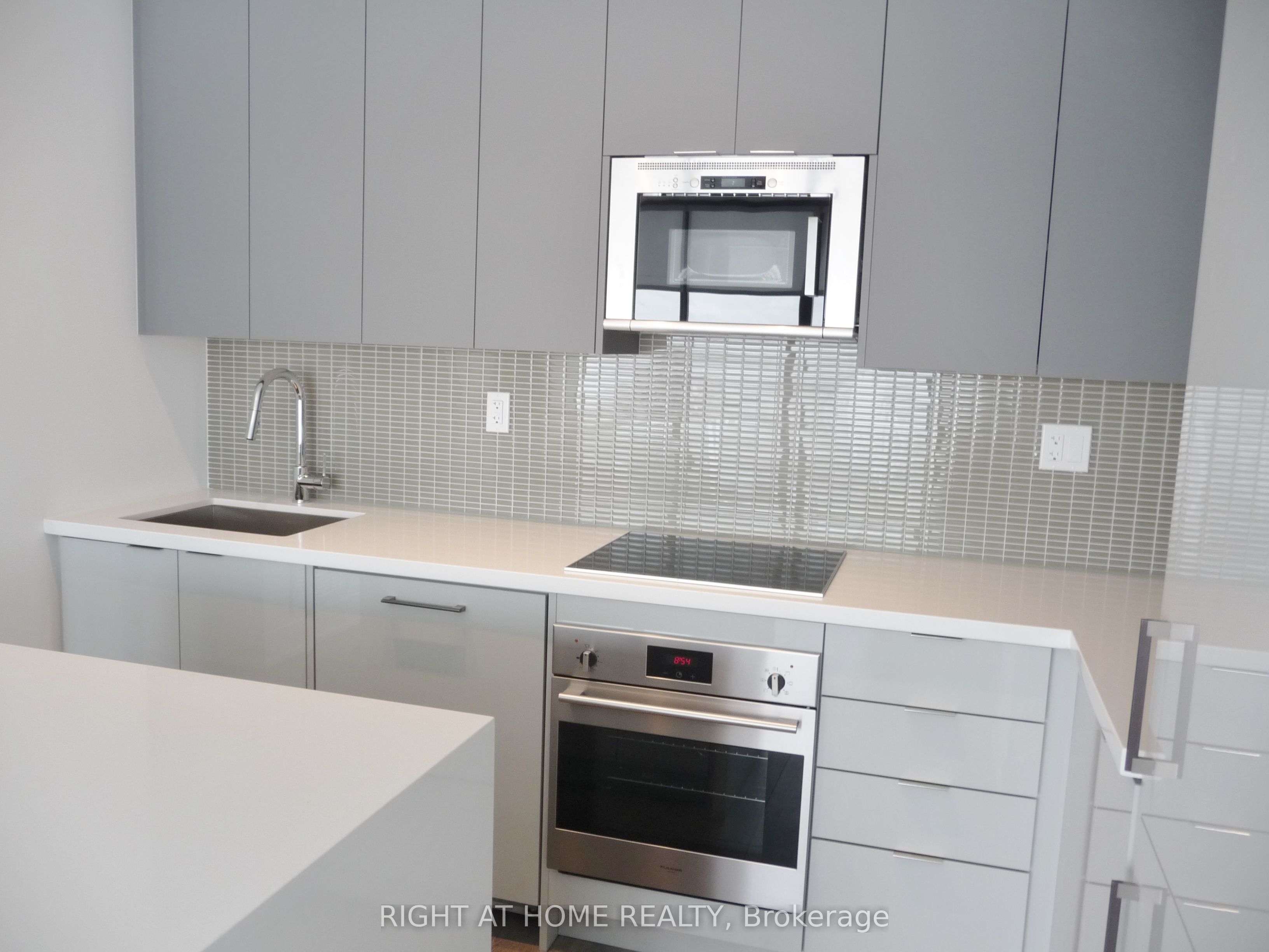 2908 Highway 7 Road 2307, Vaughan, ON L4K 0K5 photo 5