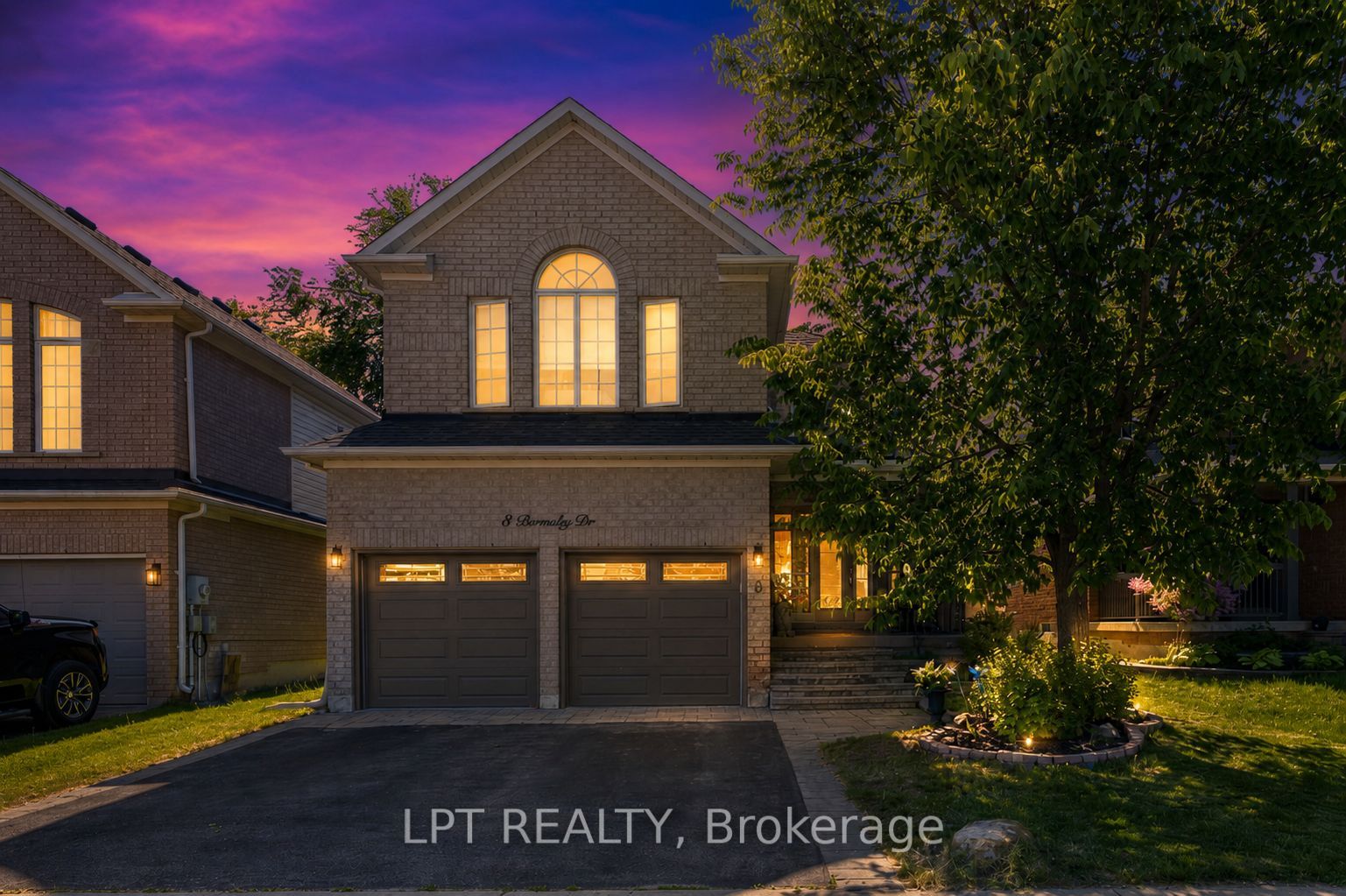 8 Burnaby Drive, Georgina, ON L4P 3Z1 photo 2