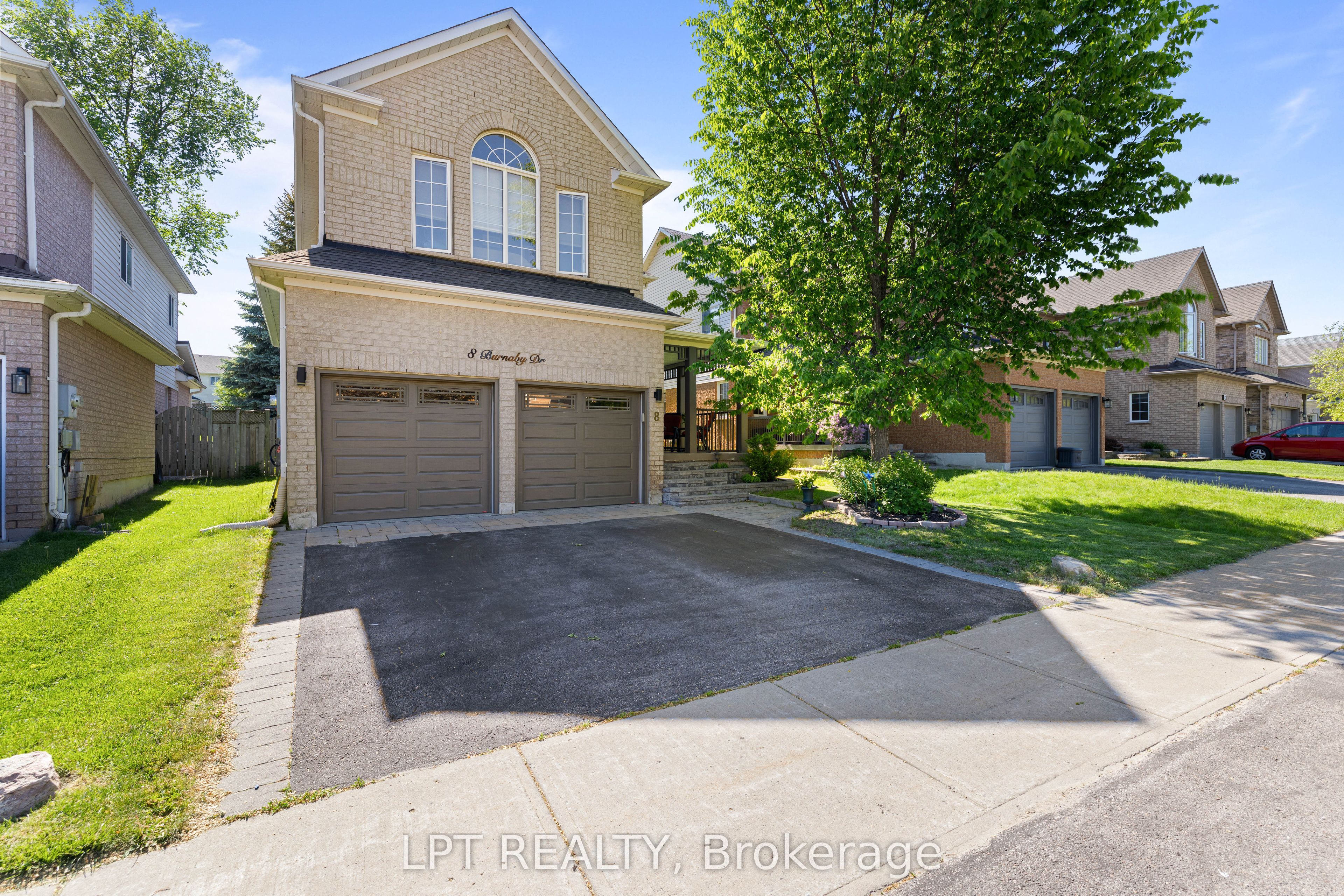 8 Burnaby Drive, Georgina, ON L4P 3Z1 photo 3