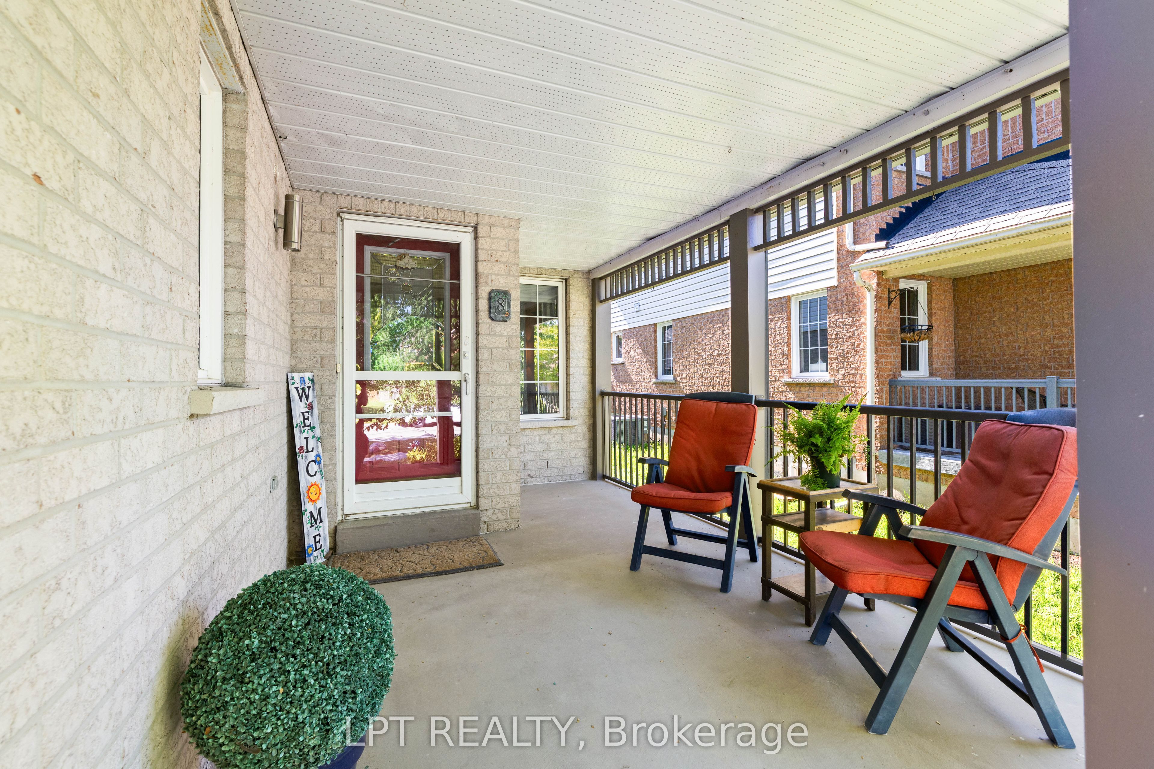 8 Burnaby Drive, Georgina, ON L4P 3Z1 photo 4