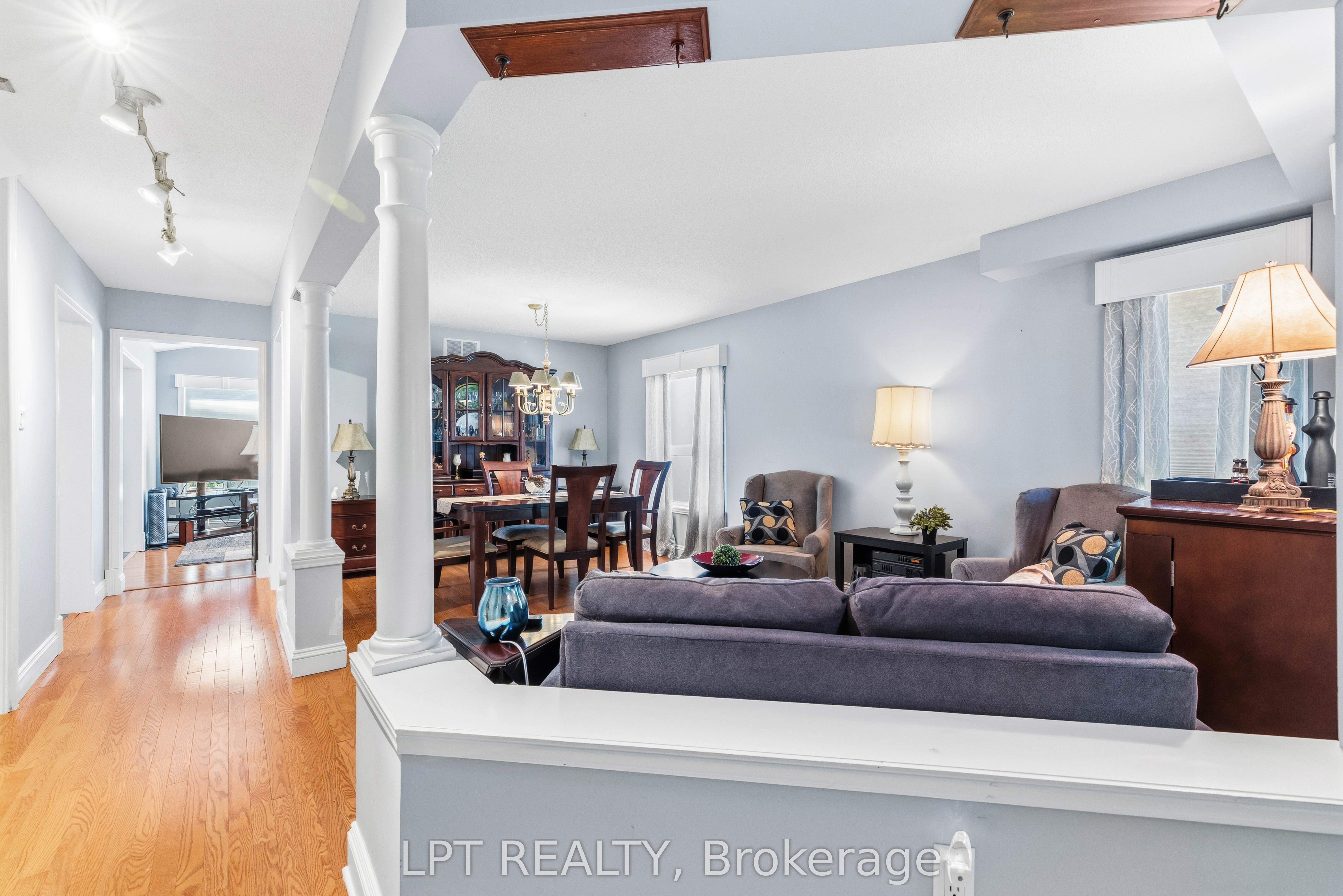 8 Burnaby Drive, Georgina, ON L4P 3Z1 photo 5