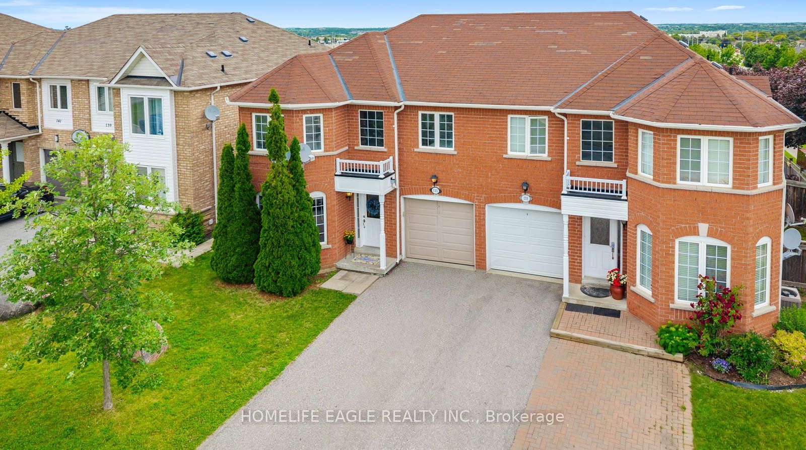 135 Wainscot Avenue, Newmarket, ON L3X 2X6