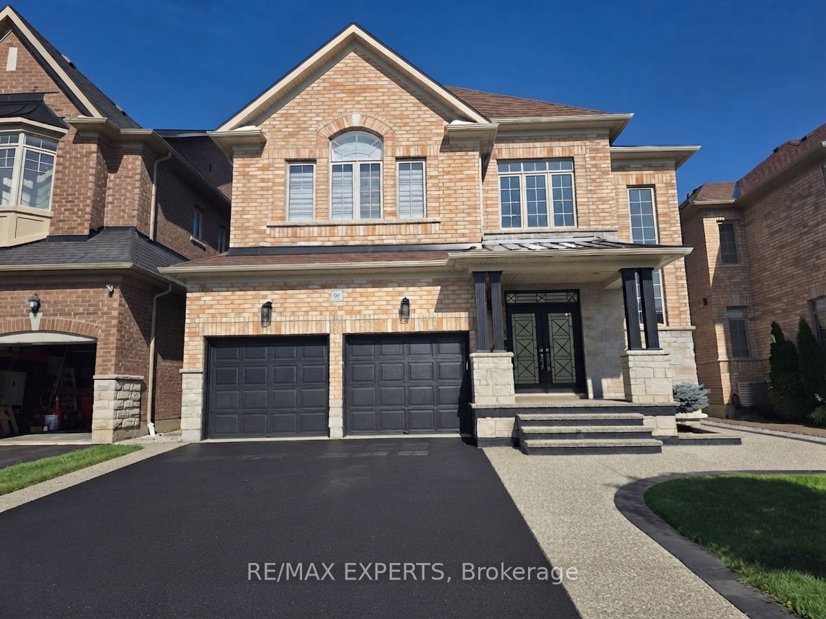43 Lewis Avenue, Bradford West Gwillimbury, ON L3Z 0X2