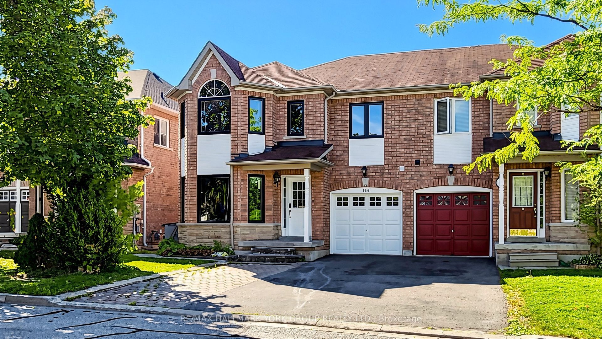 186 Wainscot Avenue BSMT, Newmarket, ON L3X 2X4