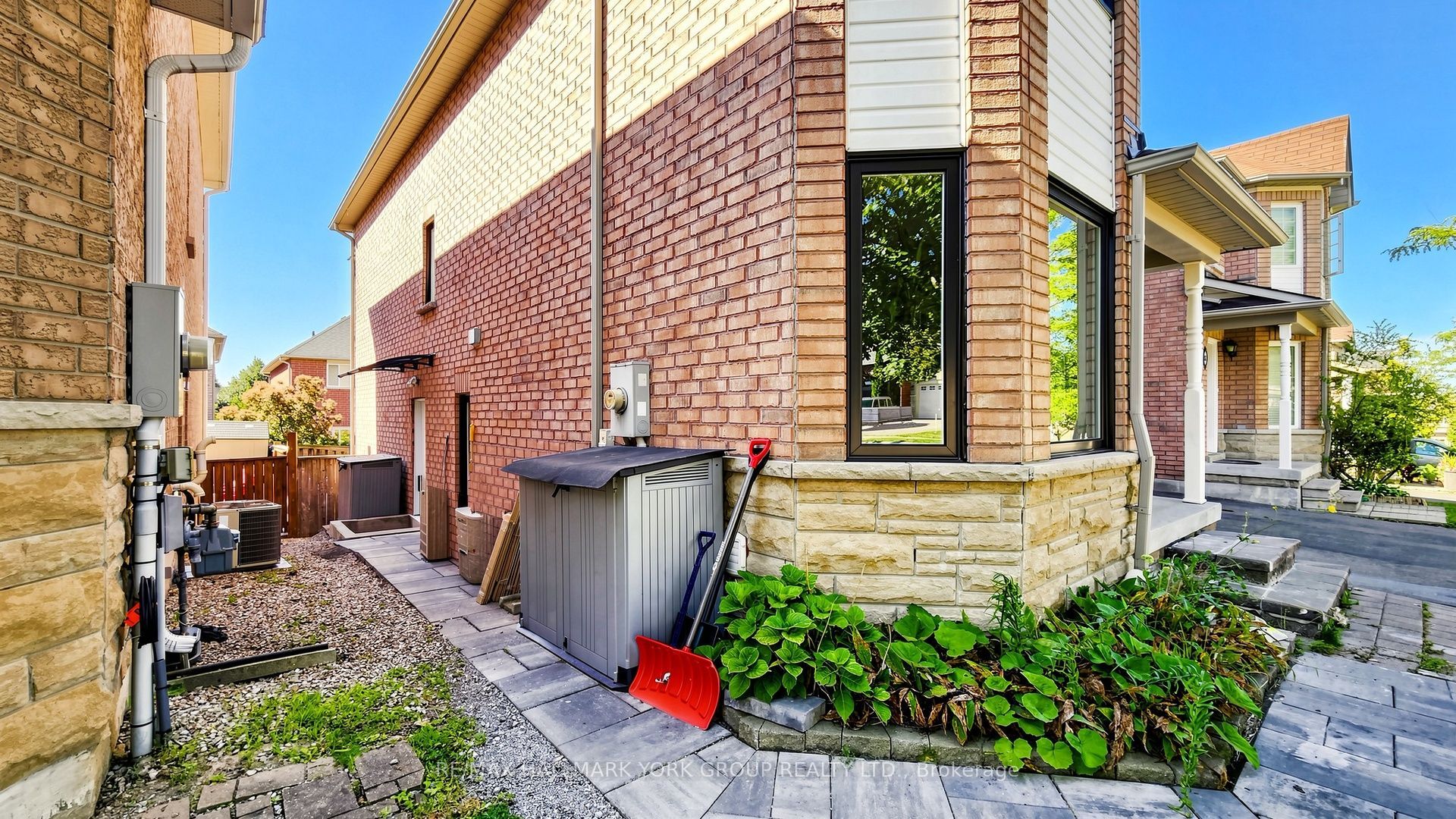 186 Wainscot Avenue BSMT, Newmarket, ON L3X 2X4 photo 2