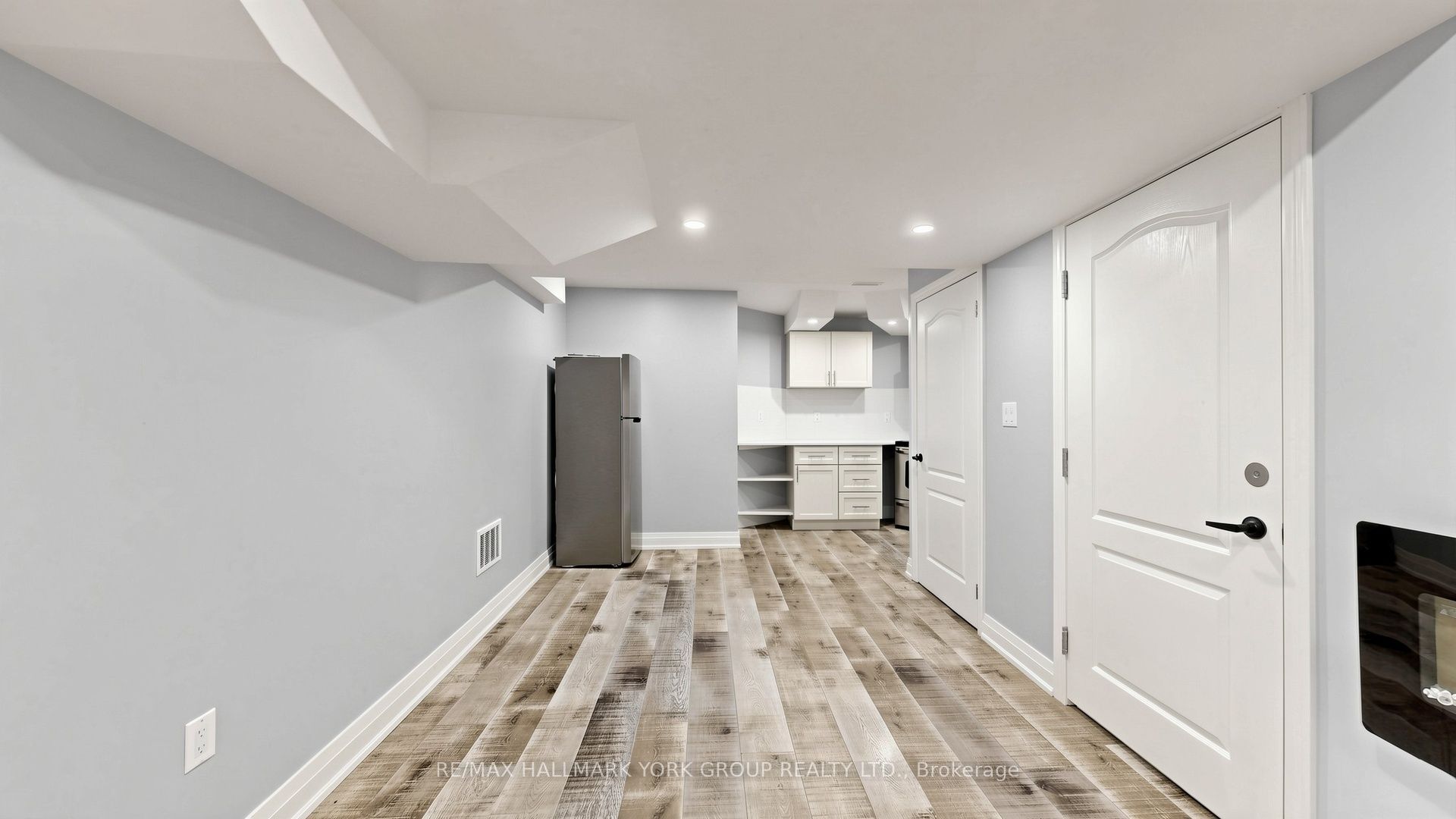 186 Wainscot Avenue BSMT, Newmarket, ON L3X 2X4 photo 4