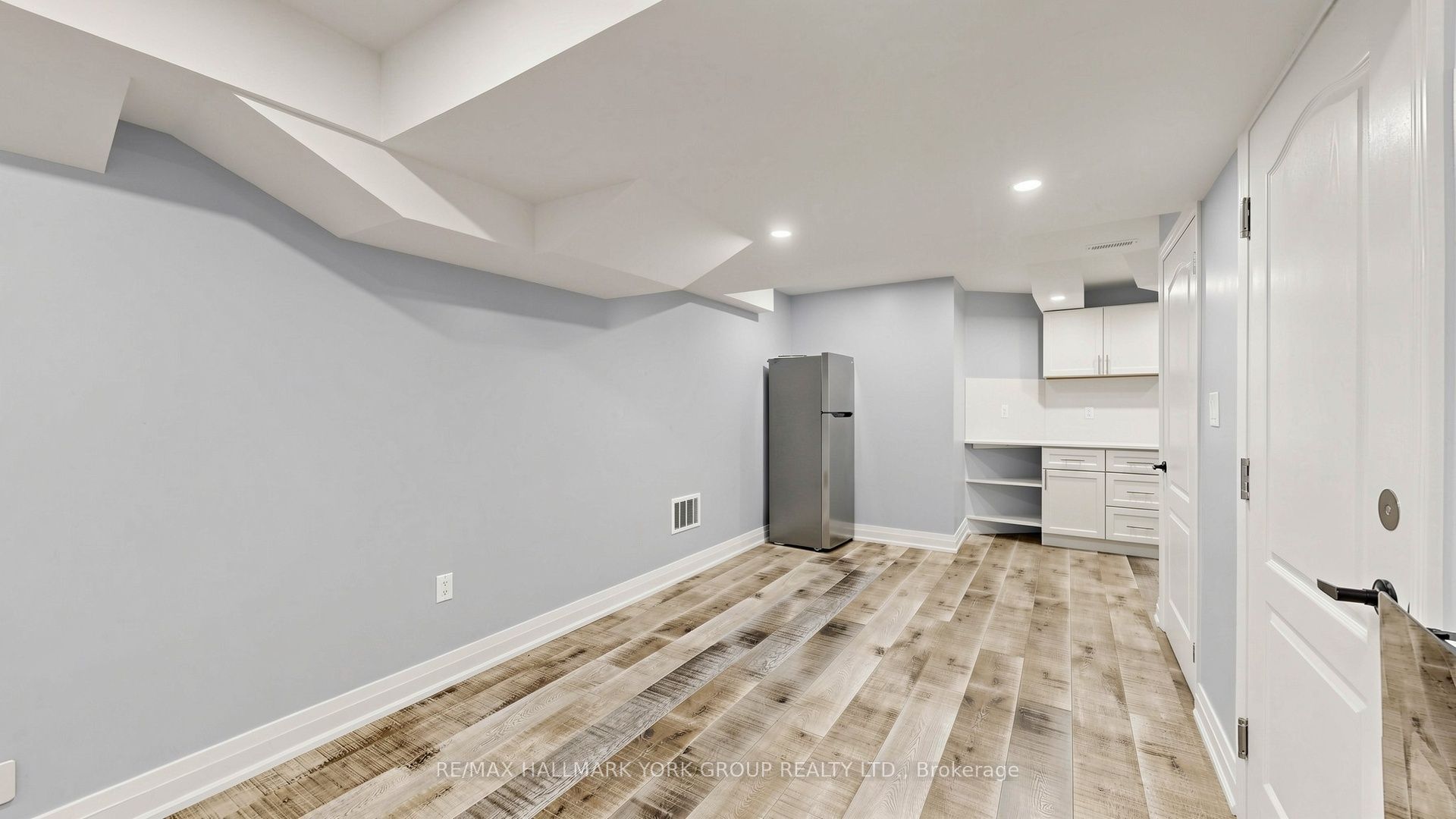 186 Wainscot Avenue BSMT, Newmarket, ON L3X 2X4 photo 5