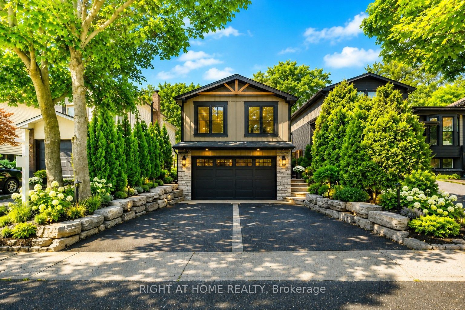 168 Springhead Gardens, Richmond Hill, ON L4C 5C6 photo 2
