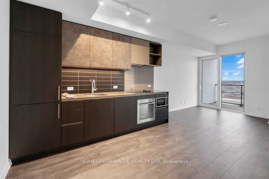 1000 Portage Parkway 2001, Vaughan, ON L4K 0L1 photo 3