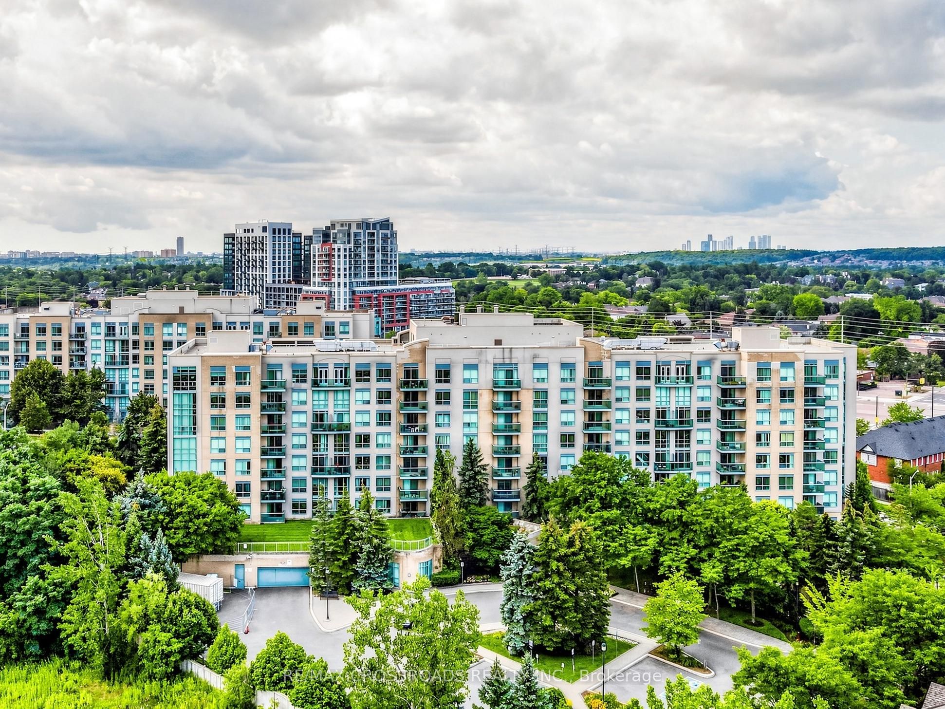 3 Ellesmere Street 713, Richmond Hill, ON L4B 4N2