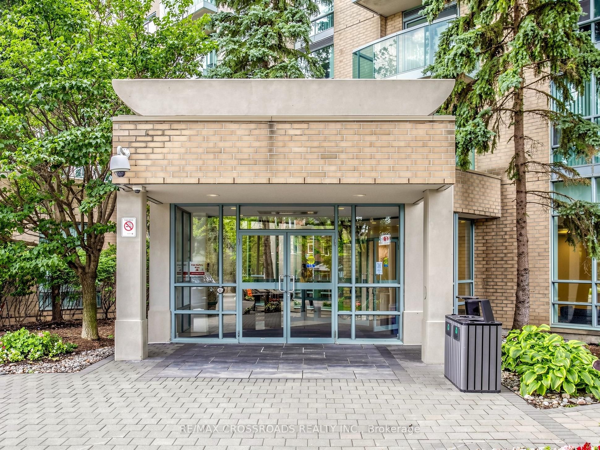 3 Ellesmere Street 713, Richmond Hill, ON L4B 4N2 photo 3