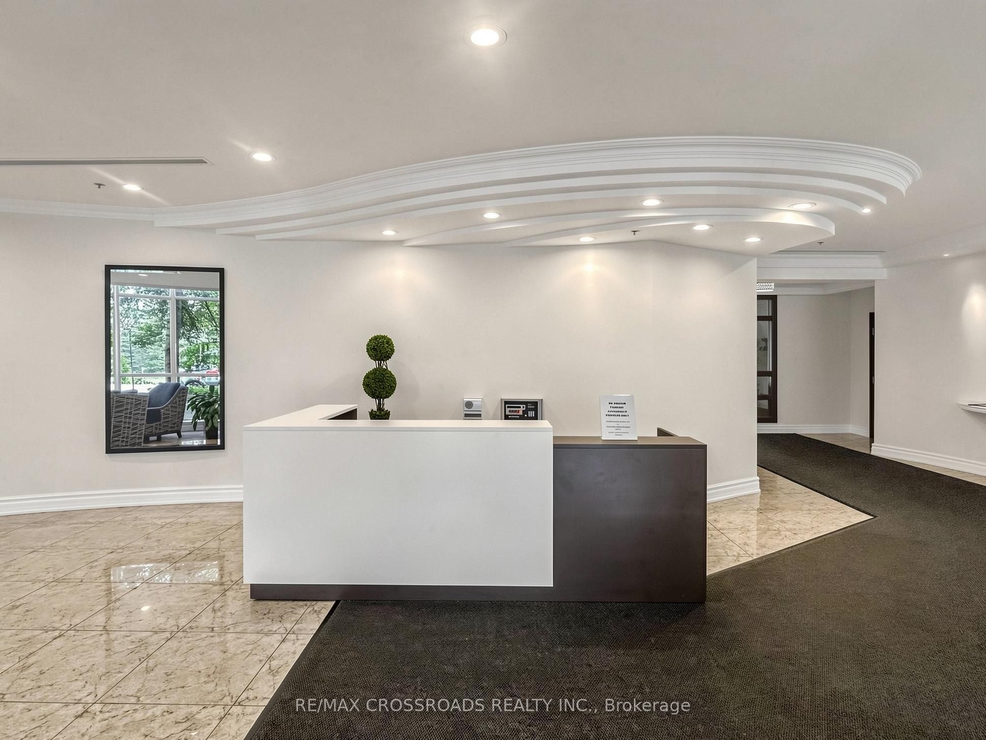 3 Ellesmere Street 713, Richmond Hill, ON L4B 4N2 photo 4