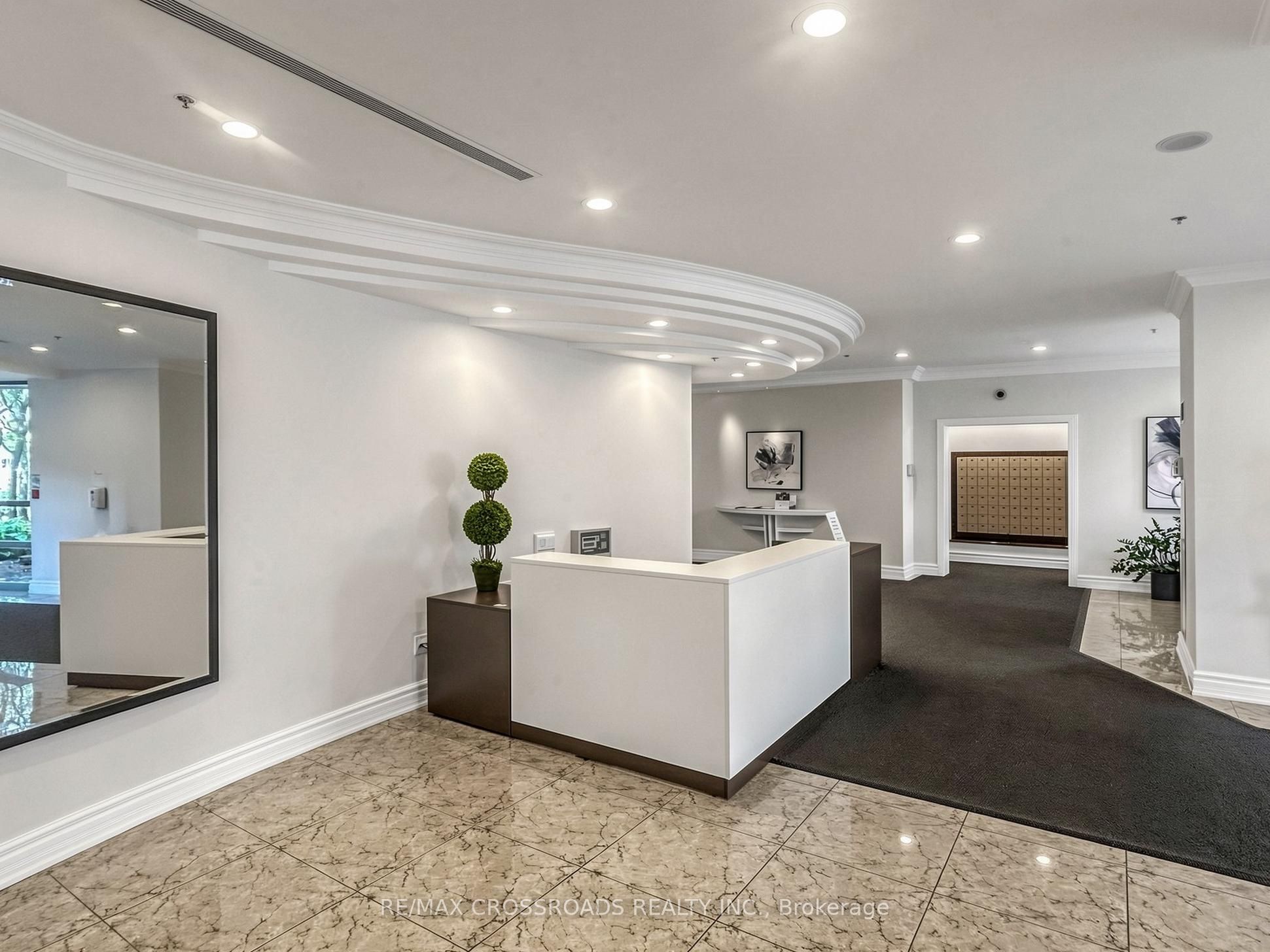 3 Ellesmere Street 713, Richmond Hill, ON L4B 4N2 photo 5