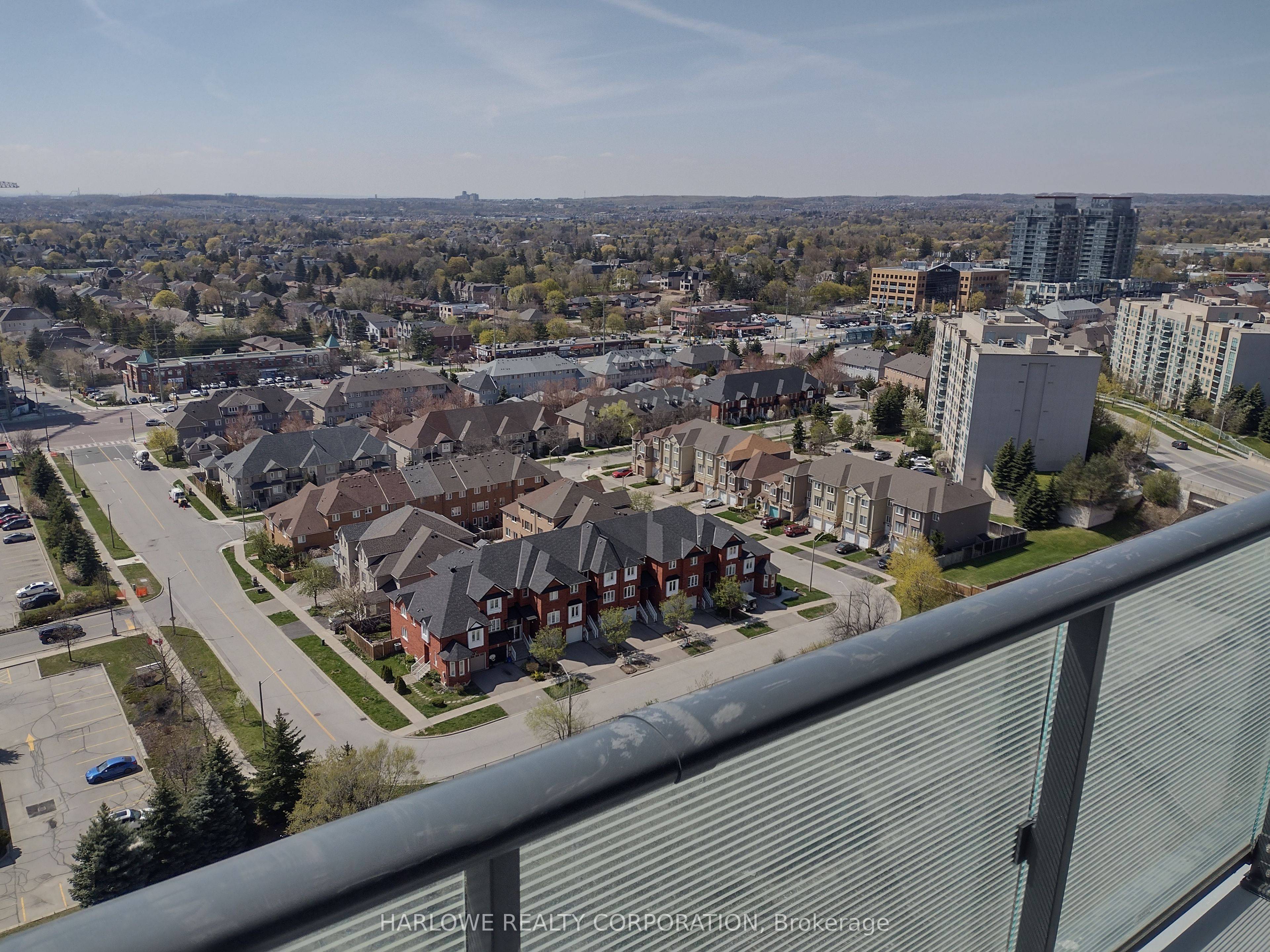 95 Oneida Crescent 1912, Richmond Hill, ON L4B 0H5 photo 2