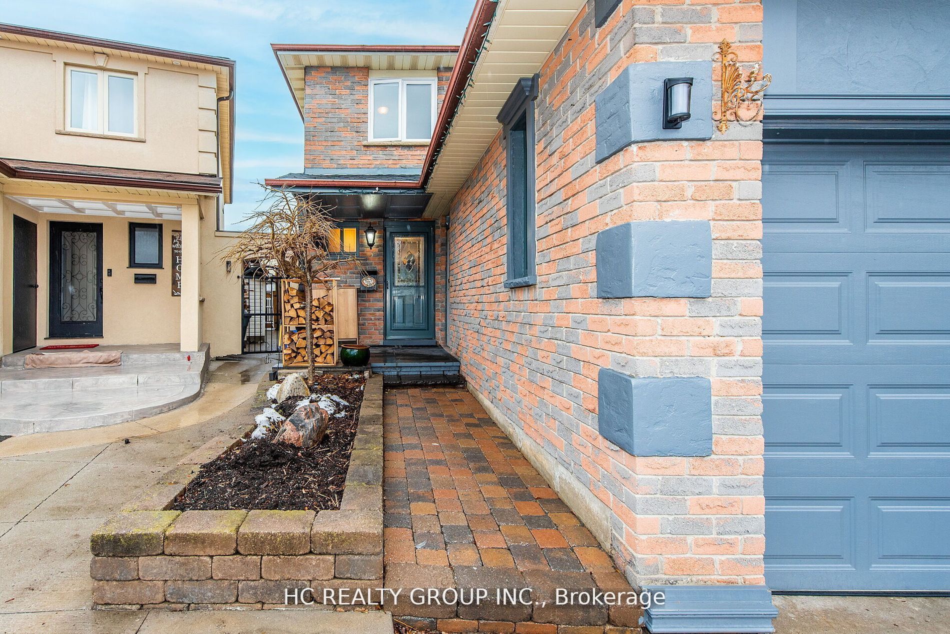 42 Greenbelt Crescent, Richmond Hill, ON L4C 5R8 photo 3