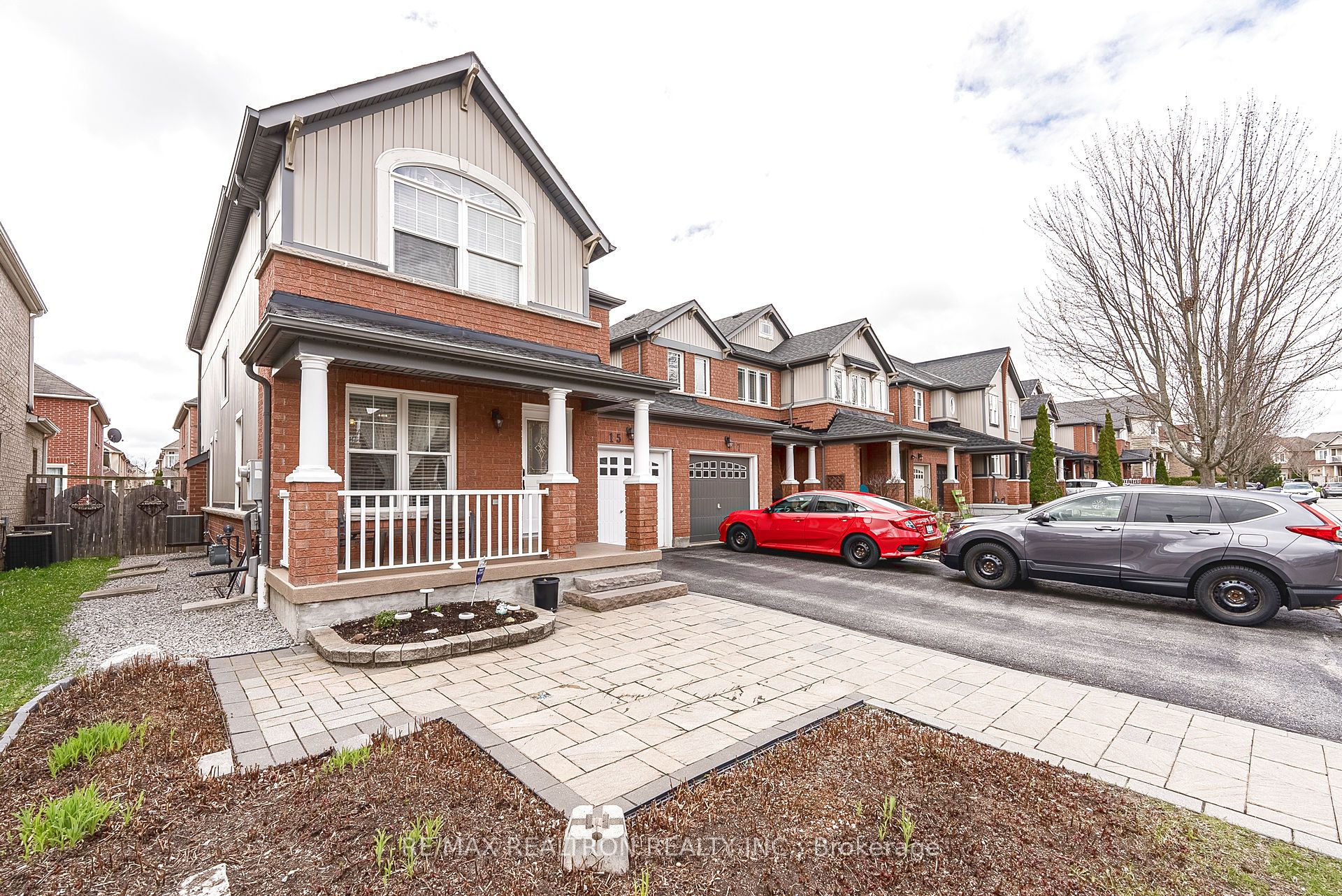 15 Brumstead Drive N, Richmond Hill, ON L4E 0C5 photo 2