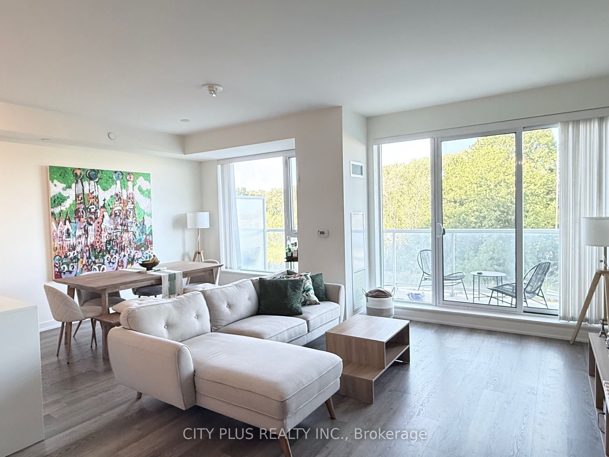 6 David Eyer Road 210, Richmond Hill, ON L4S 0N5