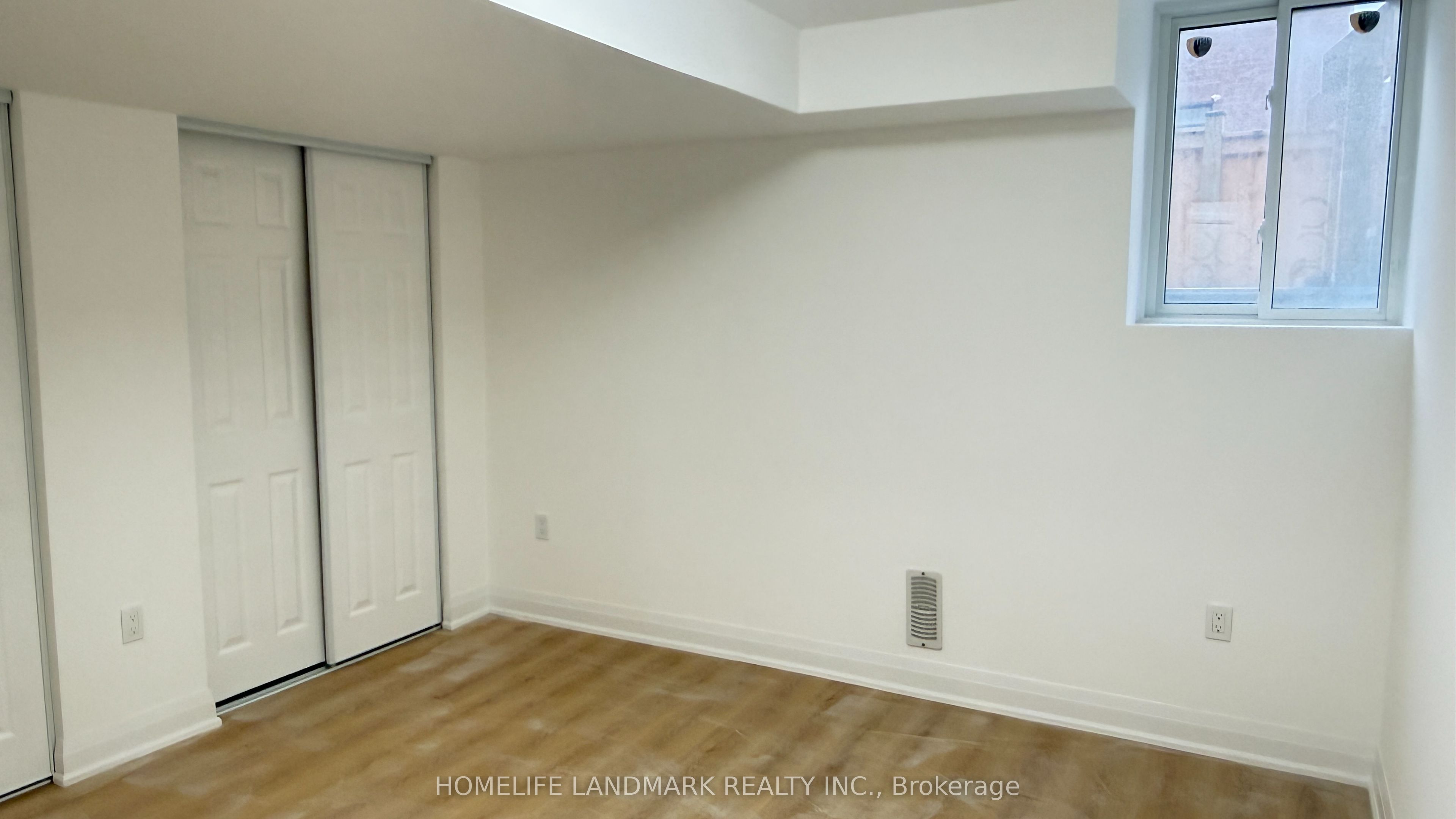 19 Yarl Drive BSMT, Markham, ON L3S 0G5 photo 2