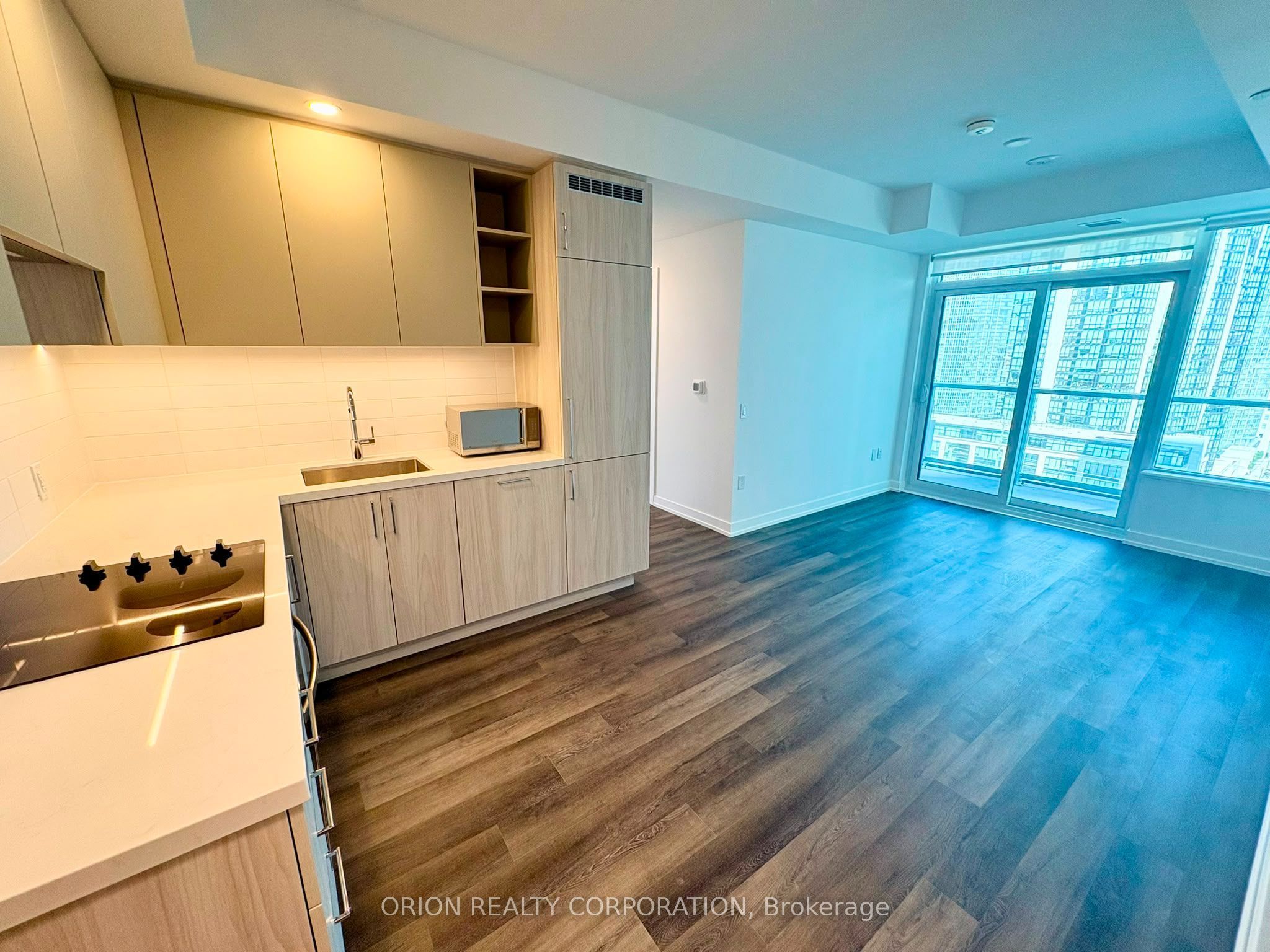 21 Meadowdale Road 1105, Vaughan, ON L4K 0H6 photo 2