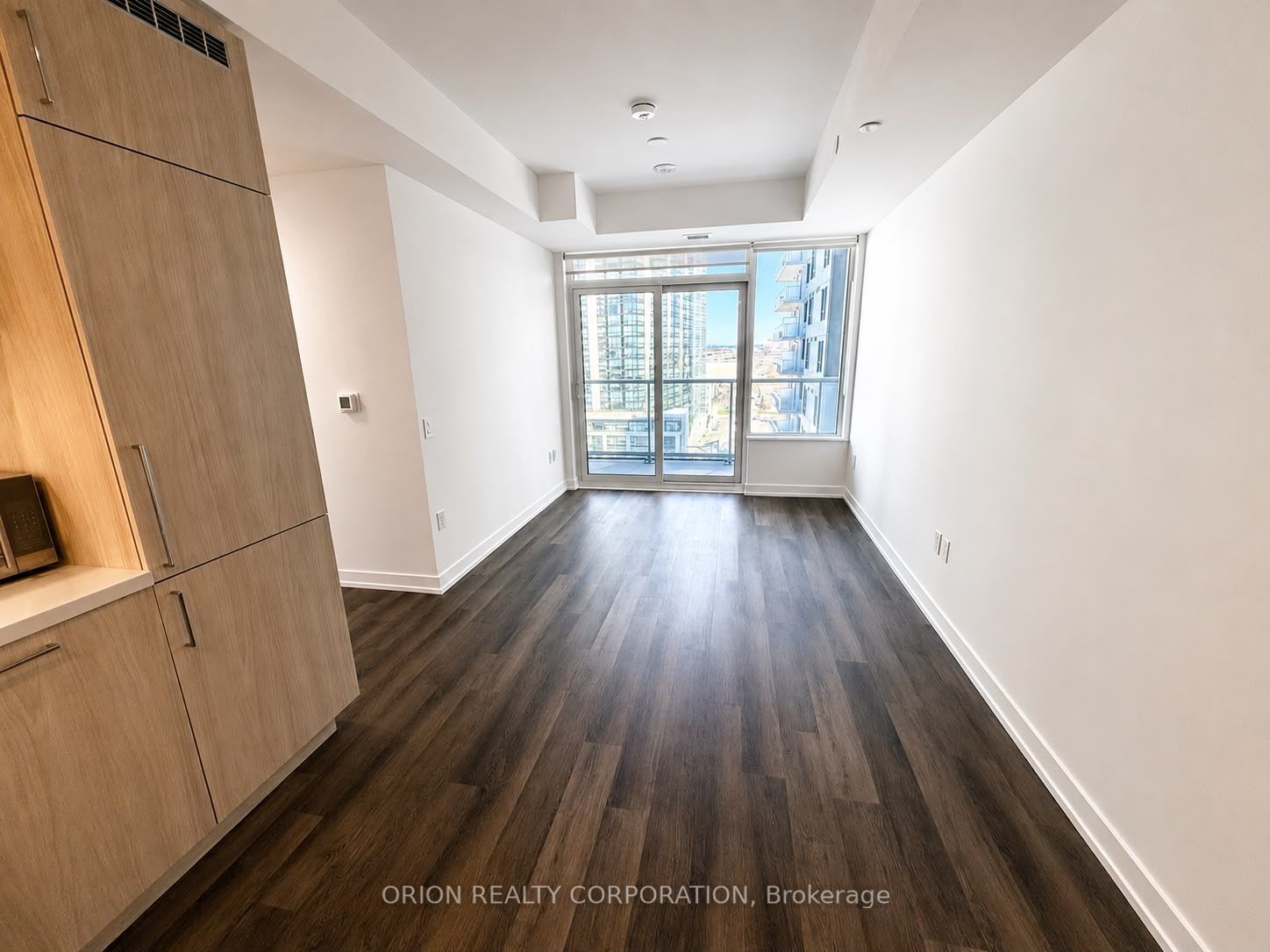 21 Meadowdale Road 1105, Vaughan, ON L4K 0H6 photo 3