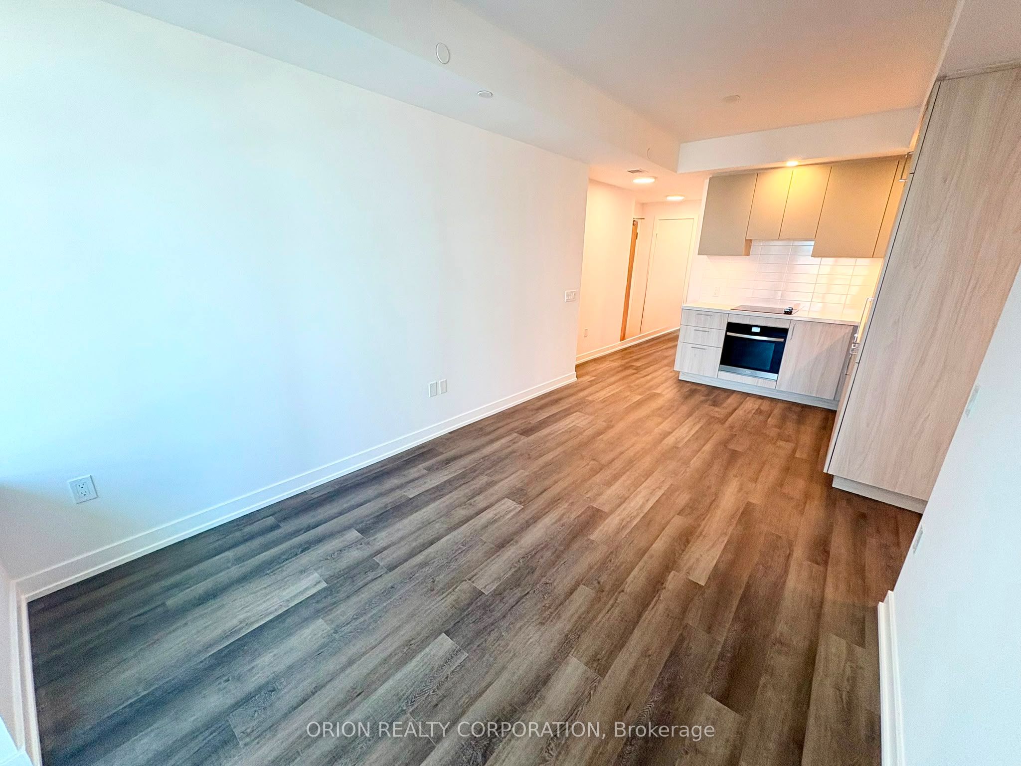 21 Meadowdale Road 1105, Vaughan, ON L4K 0H6 photo 4