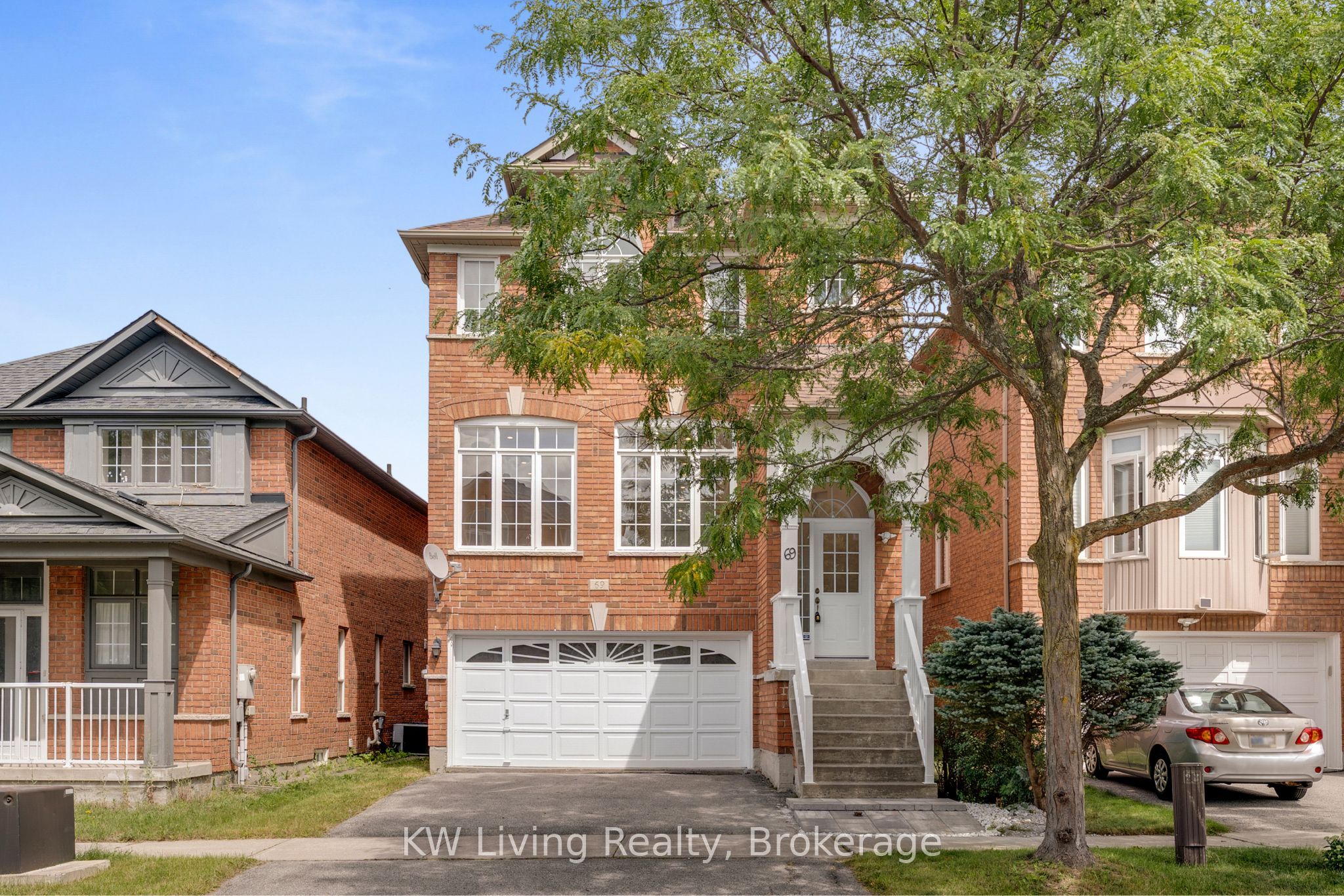 69 Crawford Street, Markham, ON L6C 2M3 photo 2