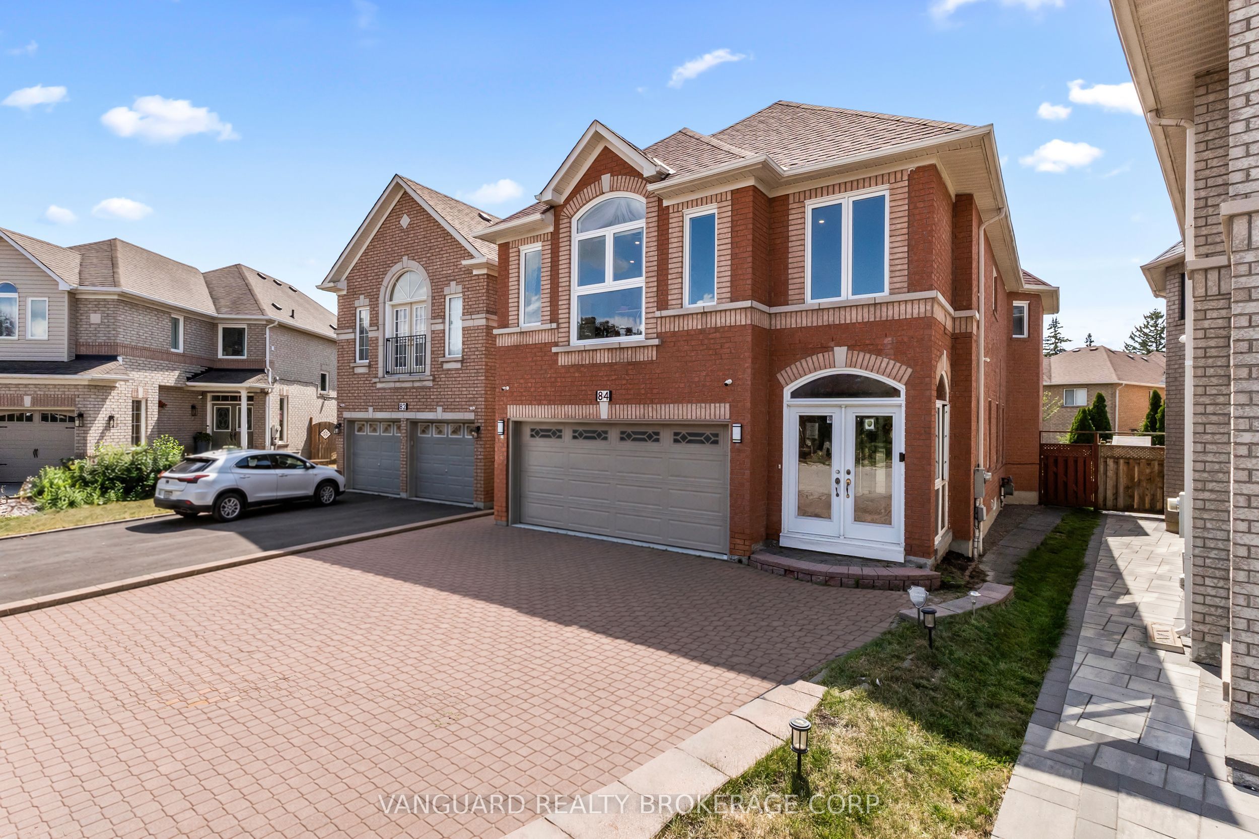 84 Sapphire Drive, Richmond Hill, ON L4S 2E6 photo 4