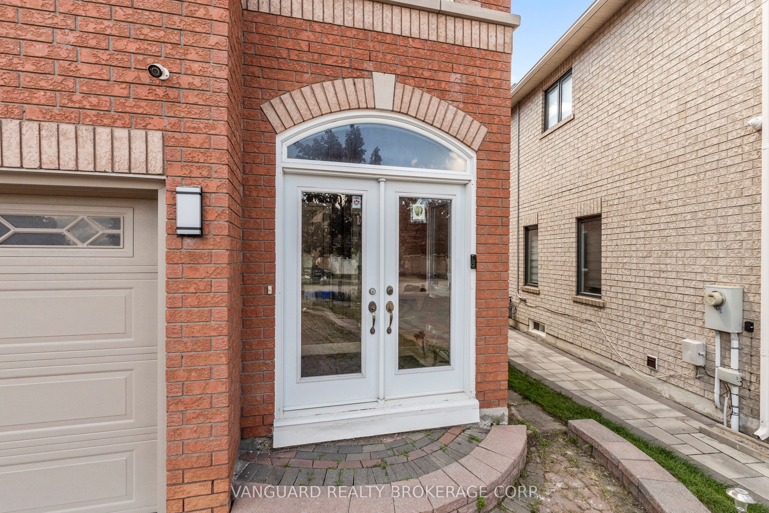 84 Sapphire Drive, Richmond Hill, ON L4S 2E6 photo 5