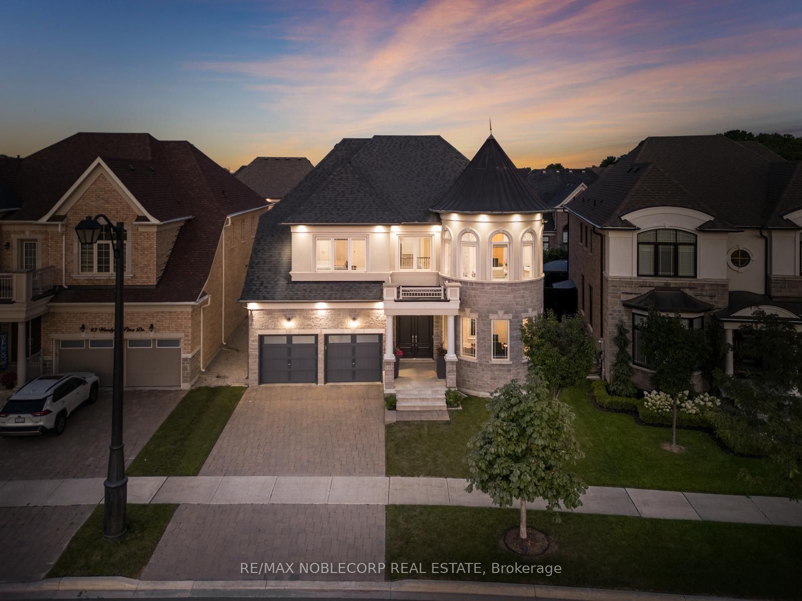 91 Woodgate Pines Drive, Vaughan, ON L4H 4A4