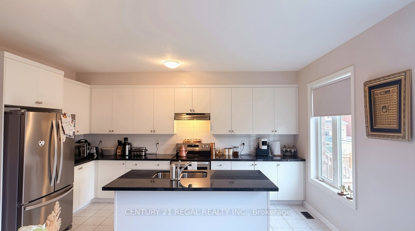 62 Selby Crescent, Bradford West Gwillimbury, ON L3Z 0V3