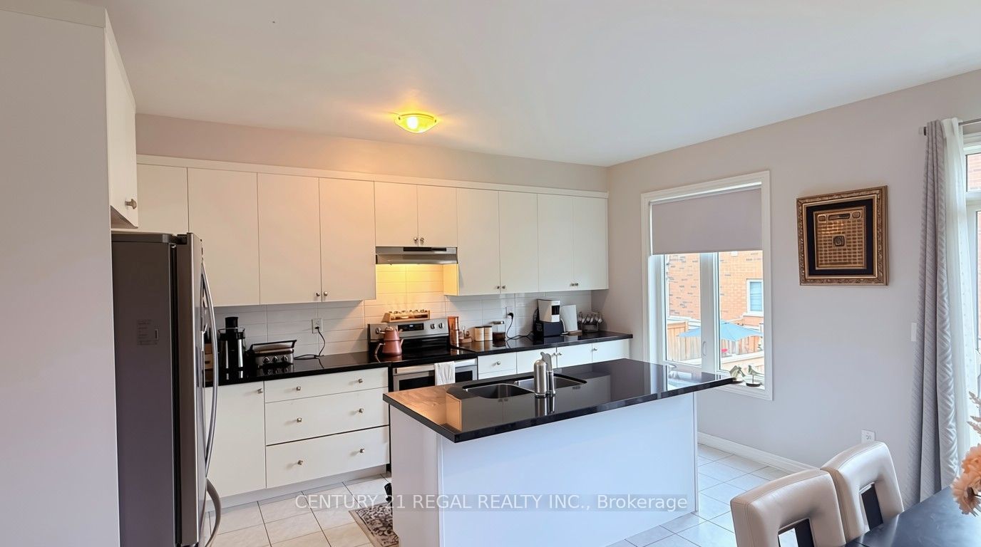 62 Selby Crescent, Bradford West Gwillimbury, ON L3Z 0V3 photo 3