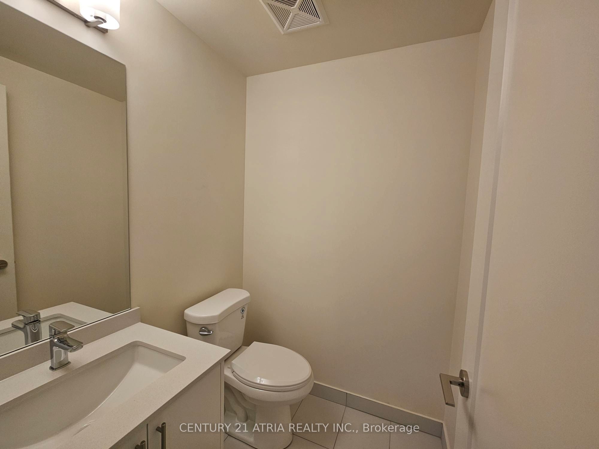 8960 Jane Street 1108, Vaughan, ON L4K 2M9 photo 2