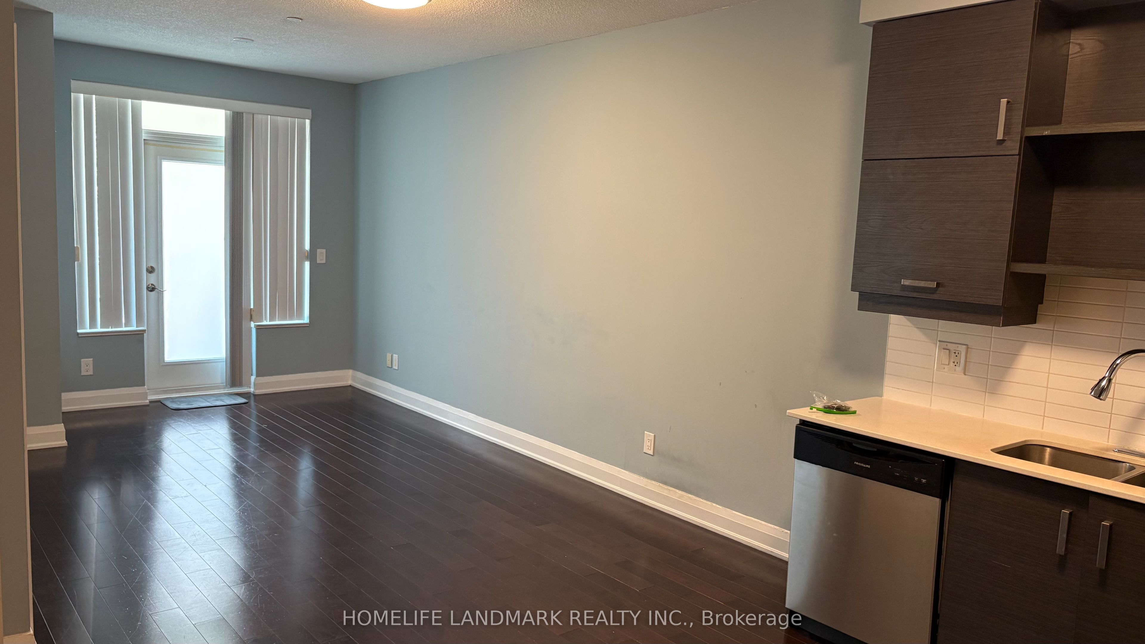 8228 Birchmount Road 111, Markham, ON L3R 1A6 photo 4