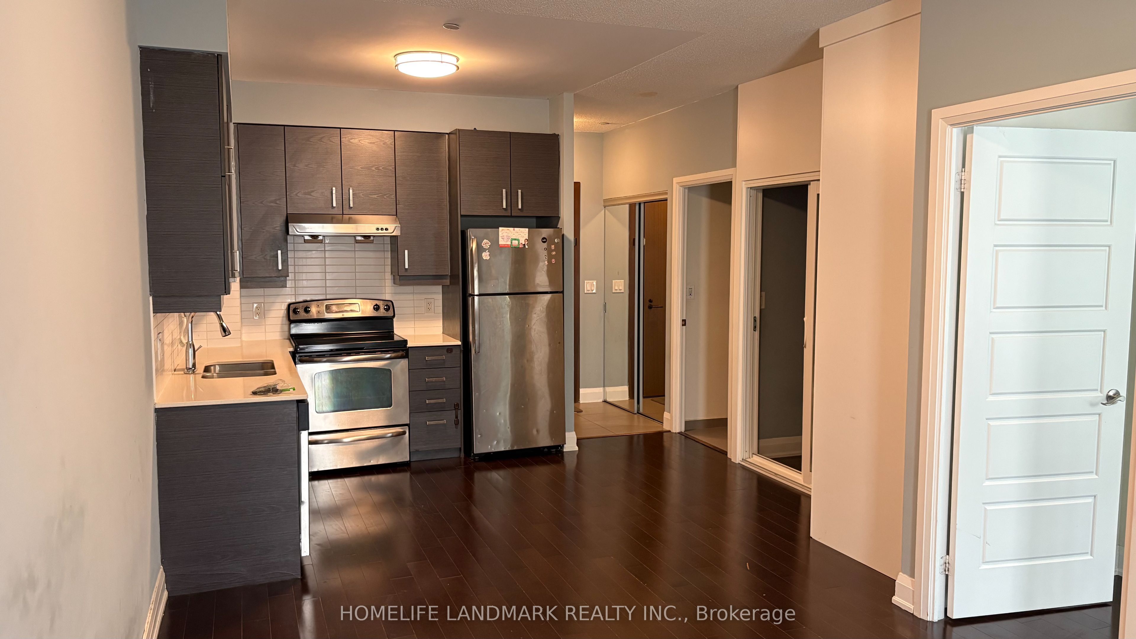 8228 Birchmount Road 111, Markham, ON L3R 1A6 photo 5
