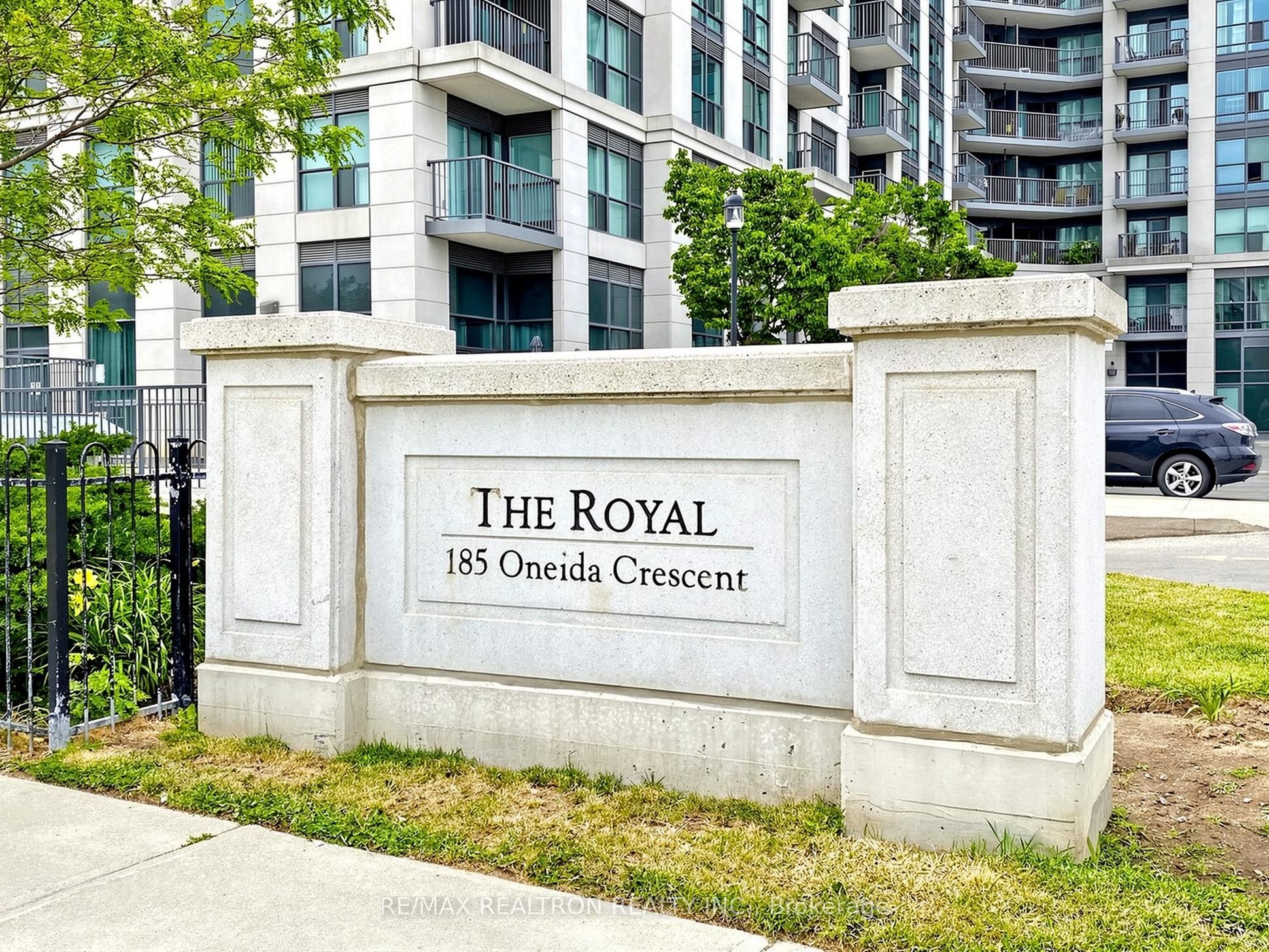 185 Oneida Crescent 918, Richmond Hill, ON L4B 0B1 photo 2