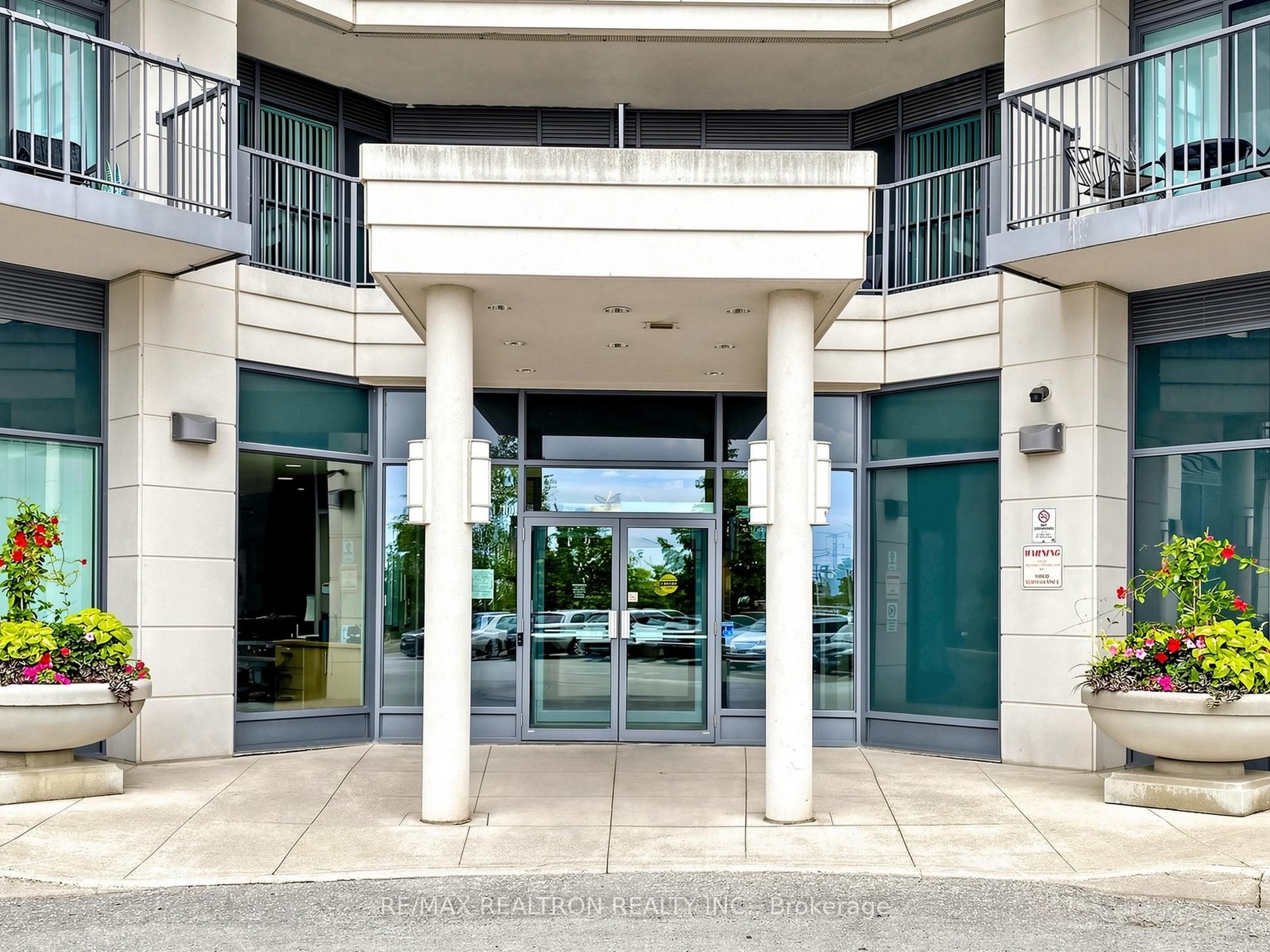 185 Oneida Crescent 918, Richmond Hill, ON L4B 0B1 photo 4