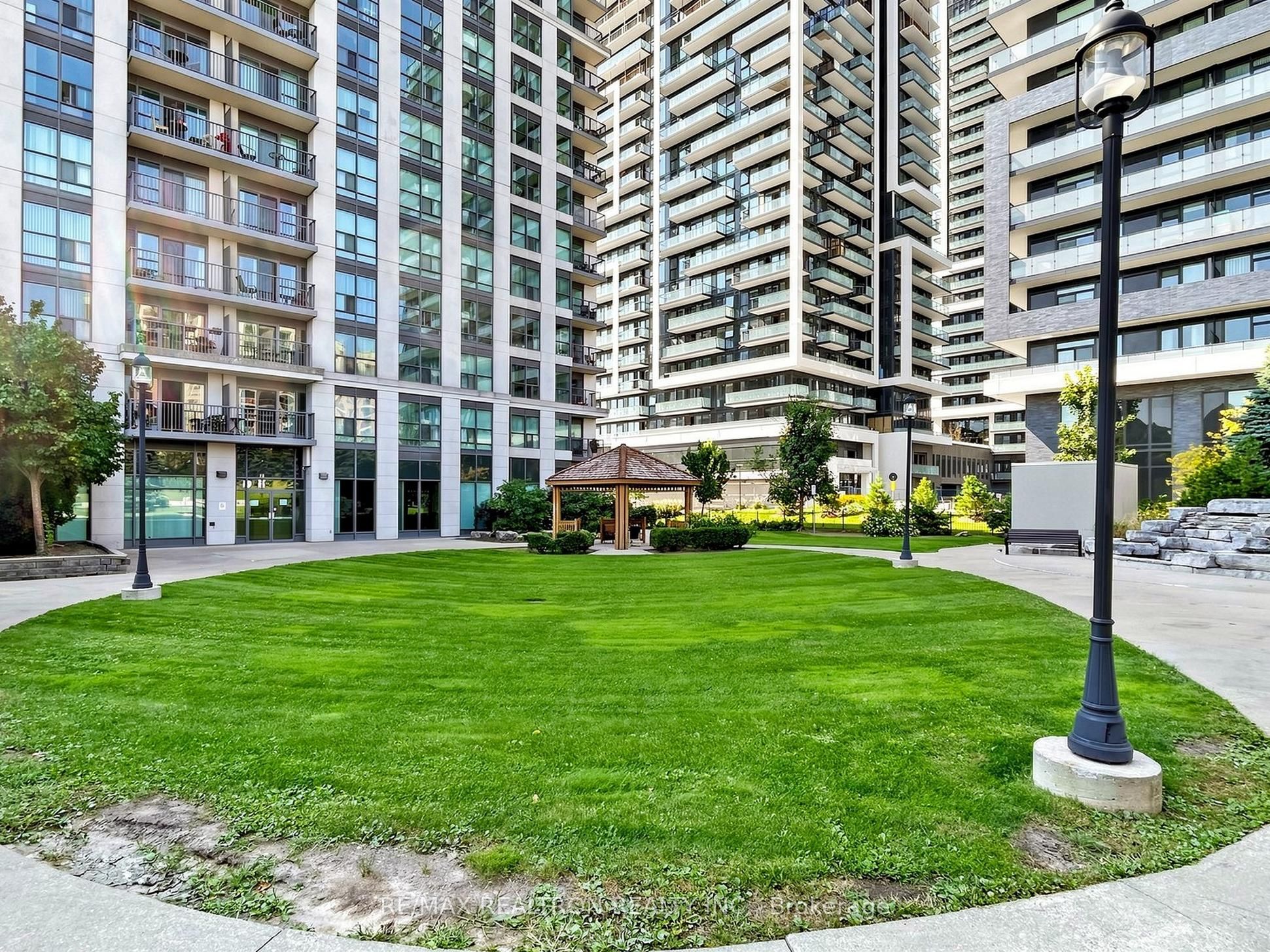 185 Oneida Crescent 918, Richmond Hill, ON L4B 0B1 photo 5