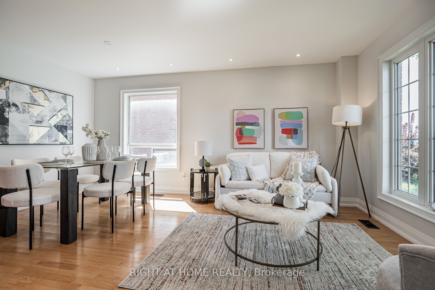 546 Hoover Park Drive, Whitchurch-Stouffville, ON L4A 0S8 photo 3