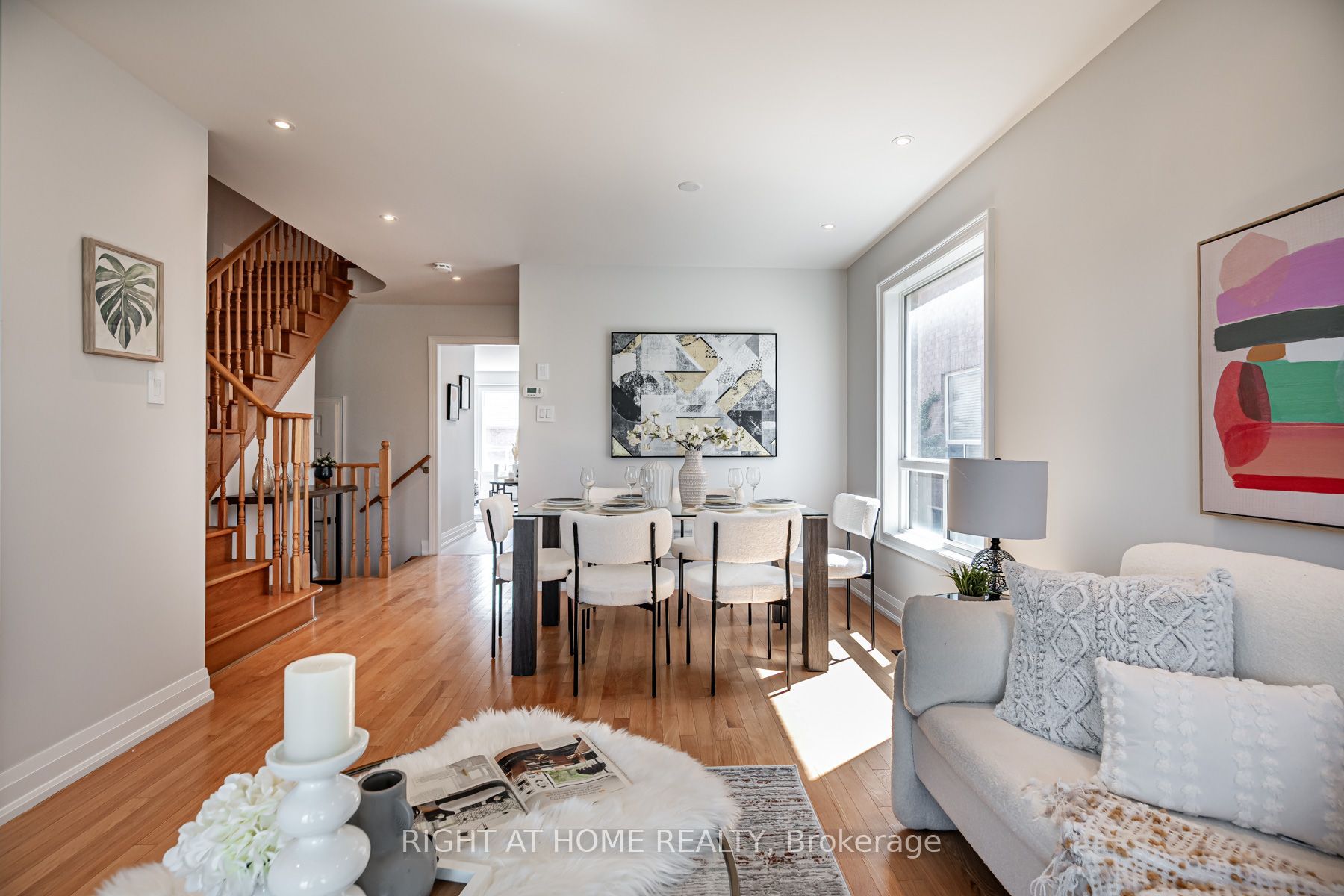 546 Hoover Park Drive, Whitchurch-Stouffville, ON L4A 0S8 photo 4