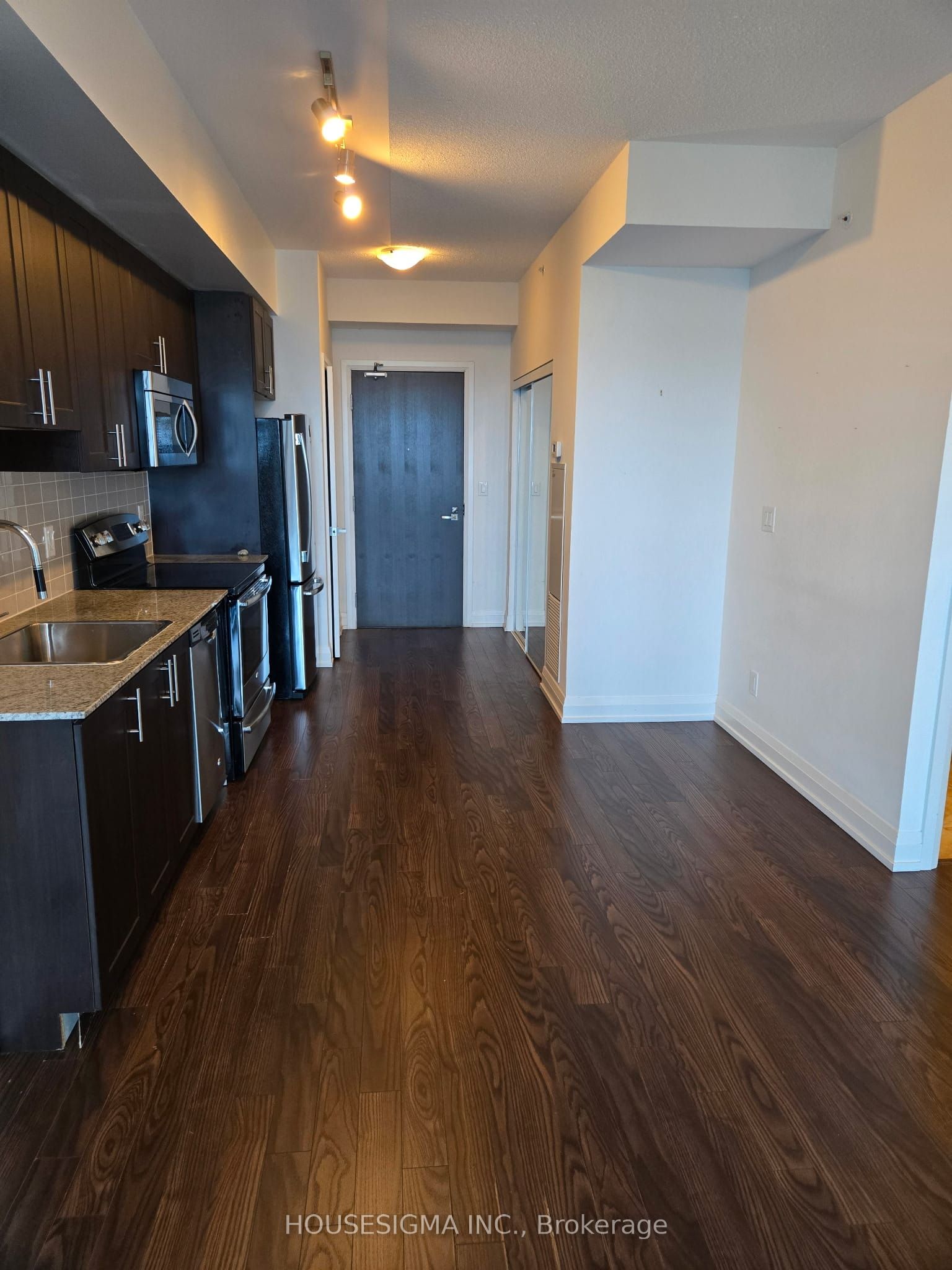 7161 Yonge Street 2428, Markham, ON L3T 0C8 photo 4