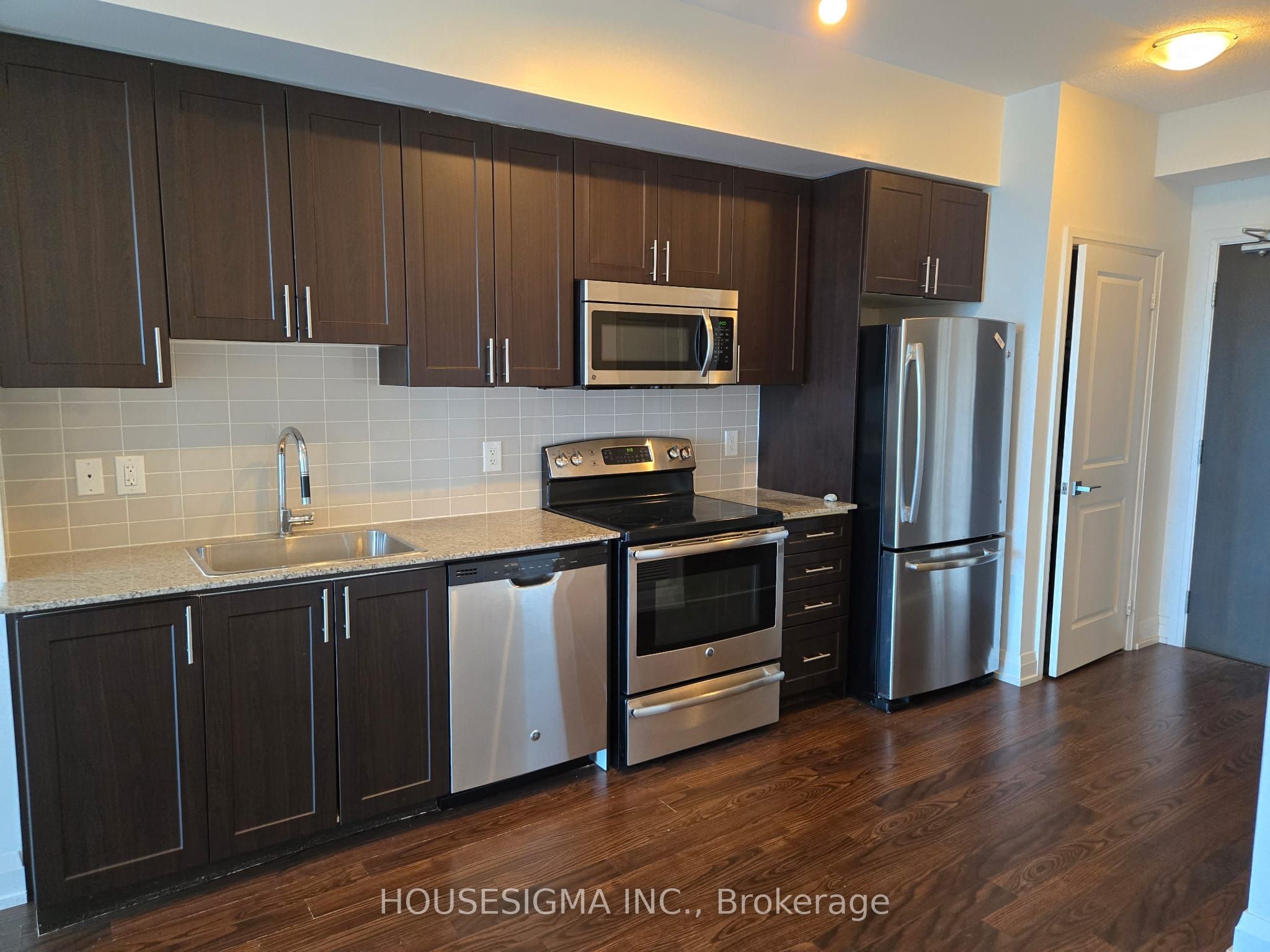 7161 Yonge Street 2428, Markham, ON L3T 0C8 photo 5