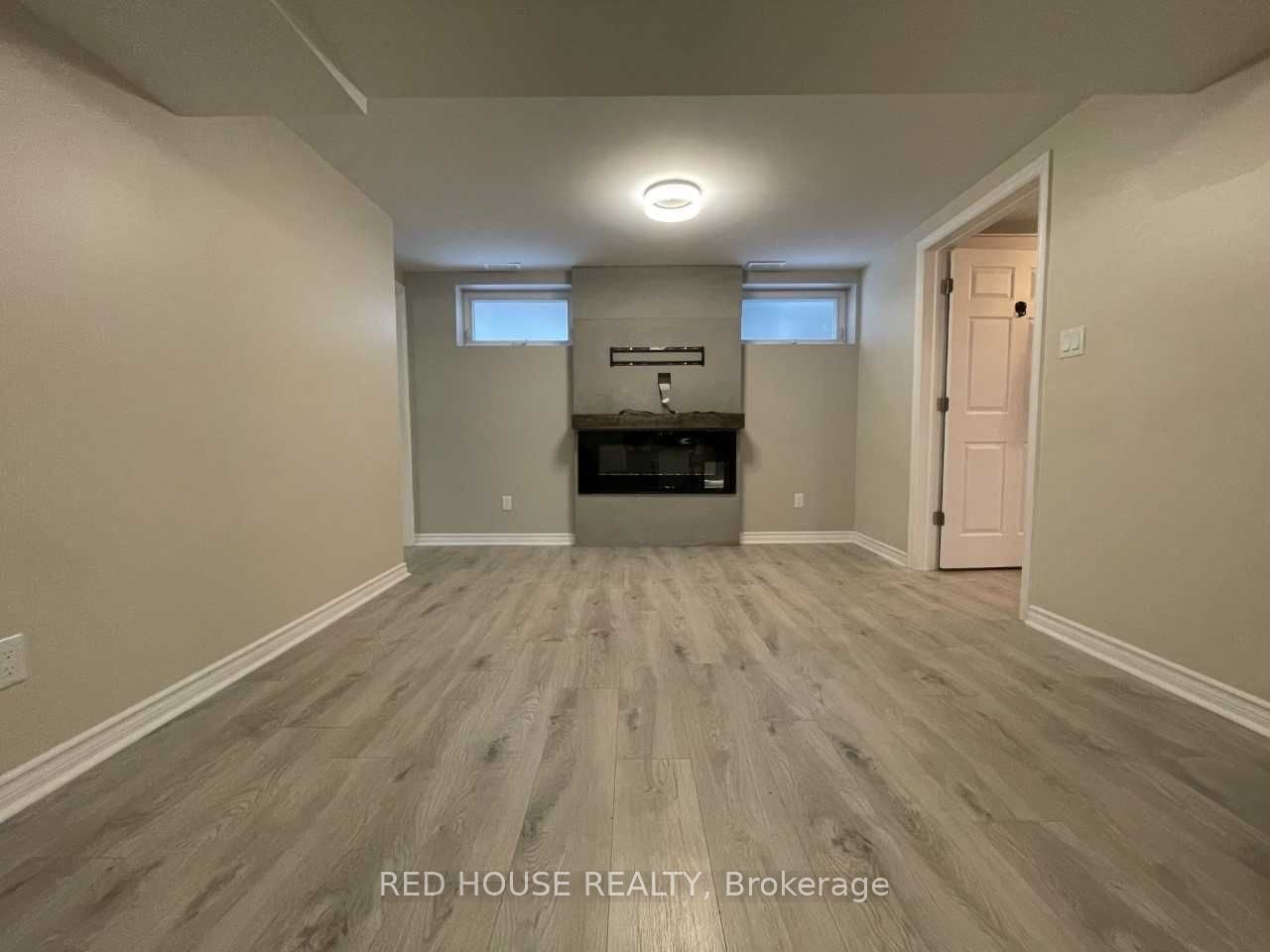 69 Simpson Road Lower, Newmarket, ON L3Y 5E5 photo 3