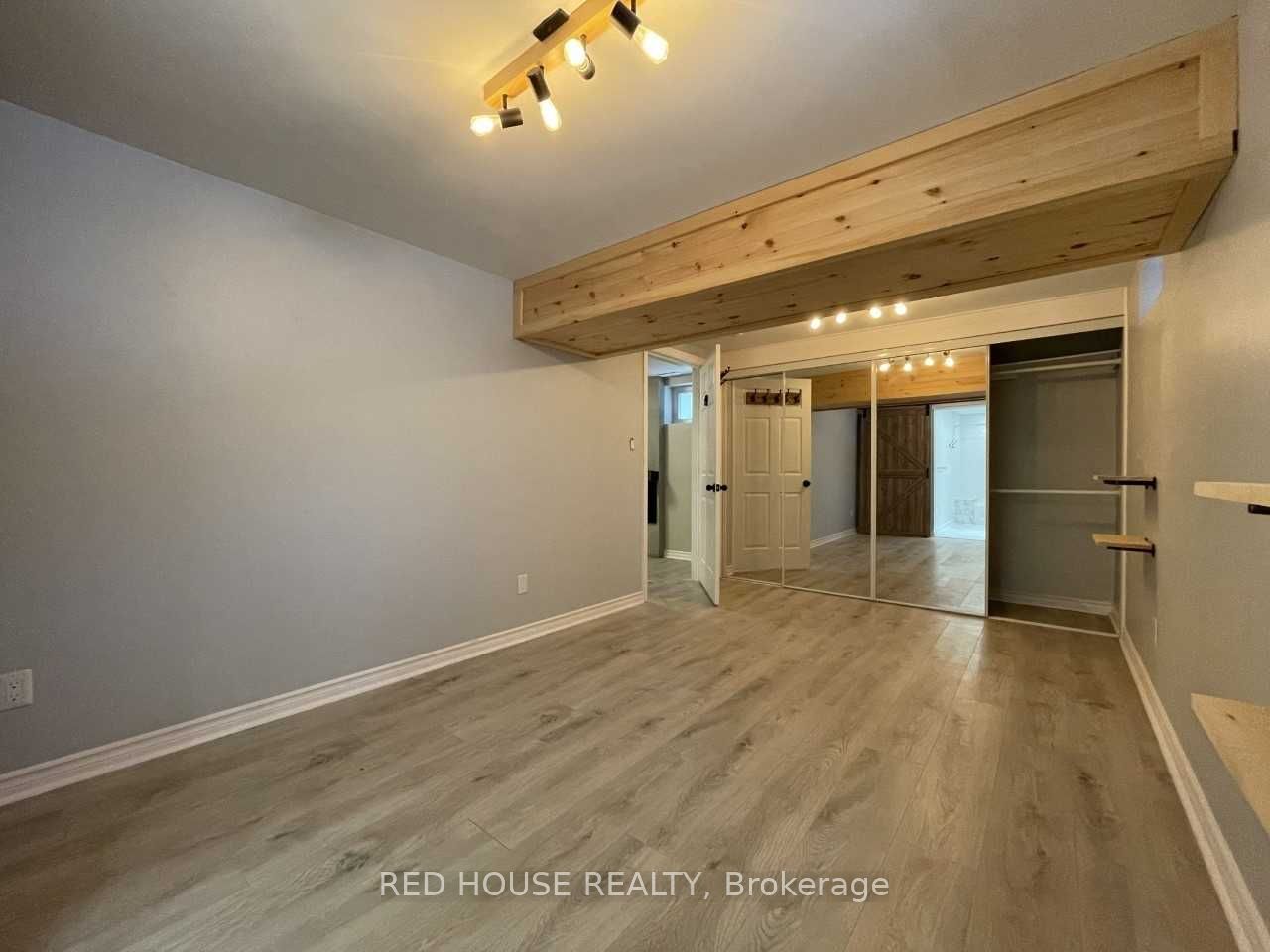 69 Simpson Road Lower, Newmarket, ON L3Y 5E5 photo 5