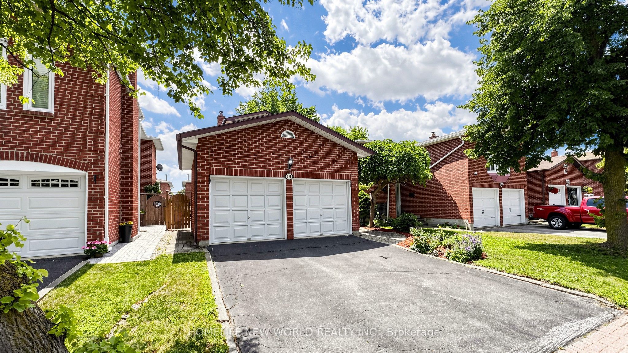 134 Crosby Avenue, Richmond Hill, ON L4C 9N5 photo 2