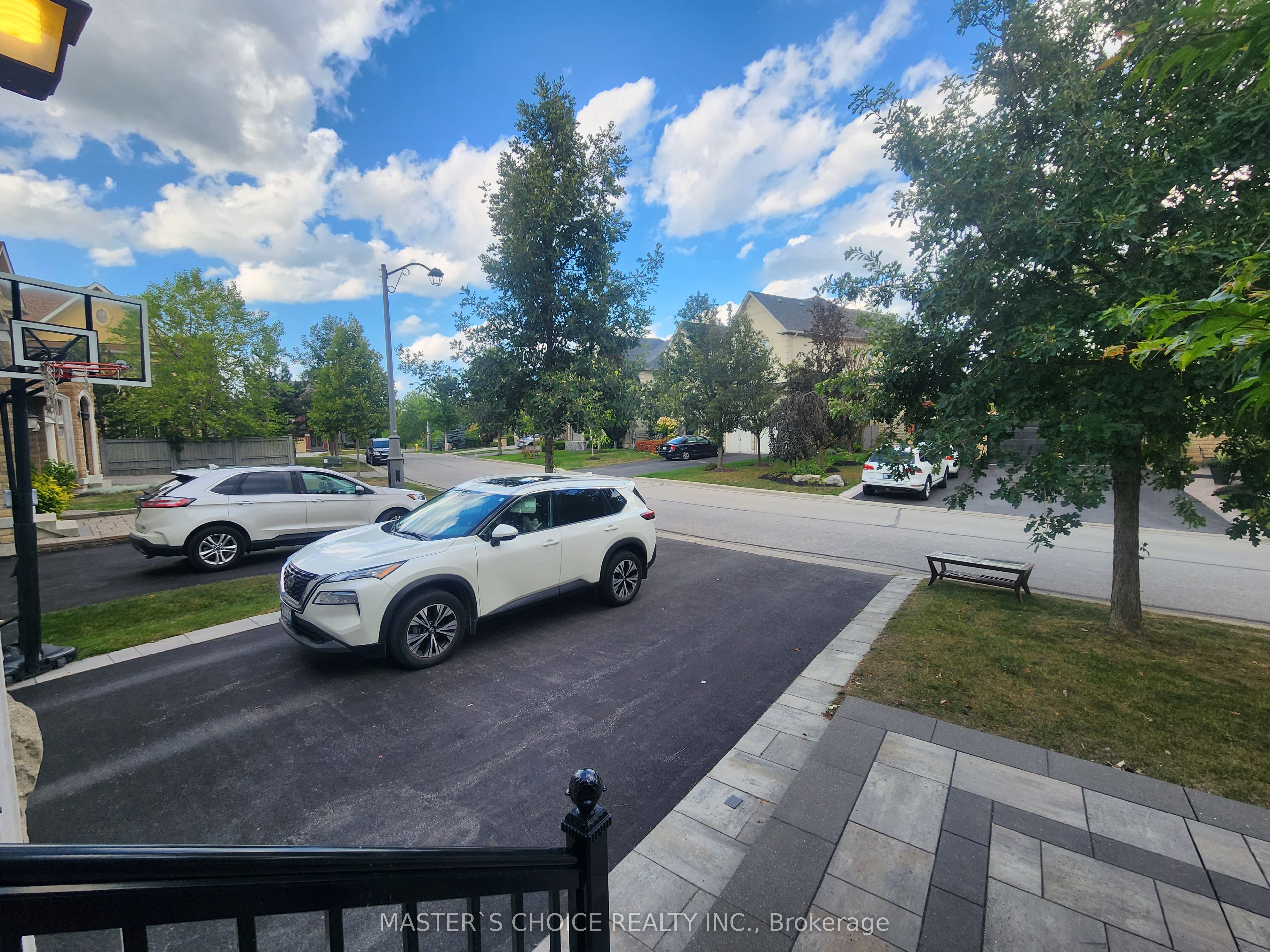 47 Sir Modesto Court, Vaughan, ON L6A 4G2 photo 2