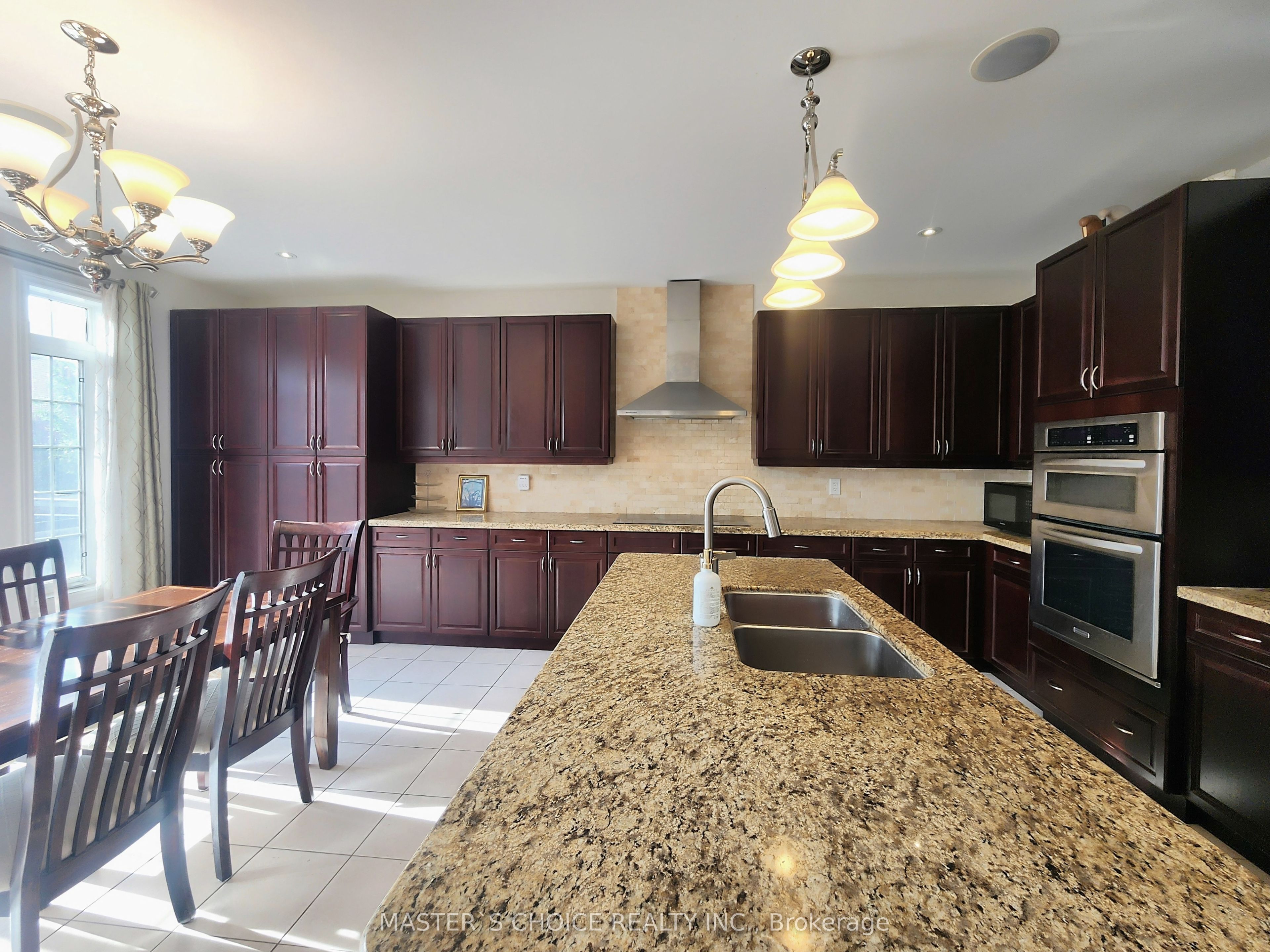 47 Sir Modesto Court, Vaughan, ON L6A 4G2 photo 4