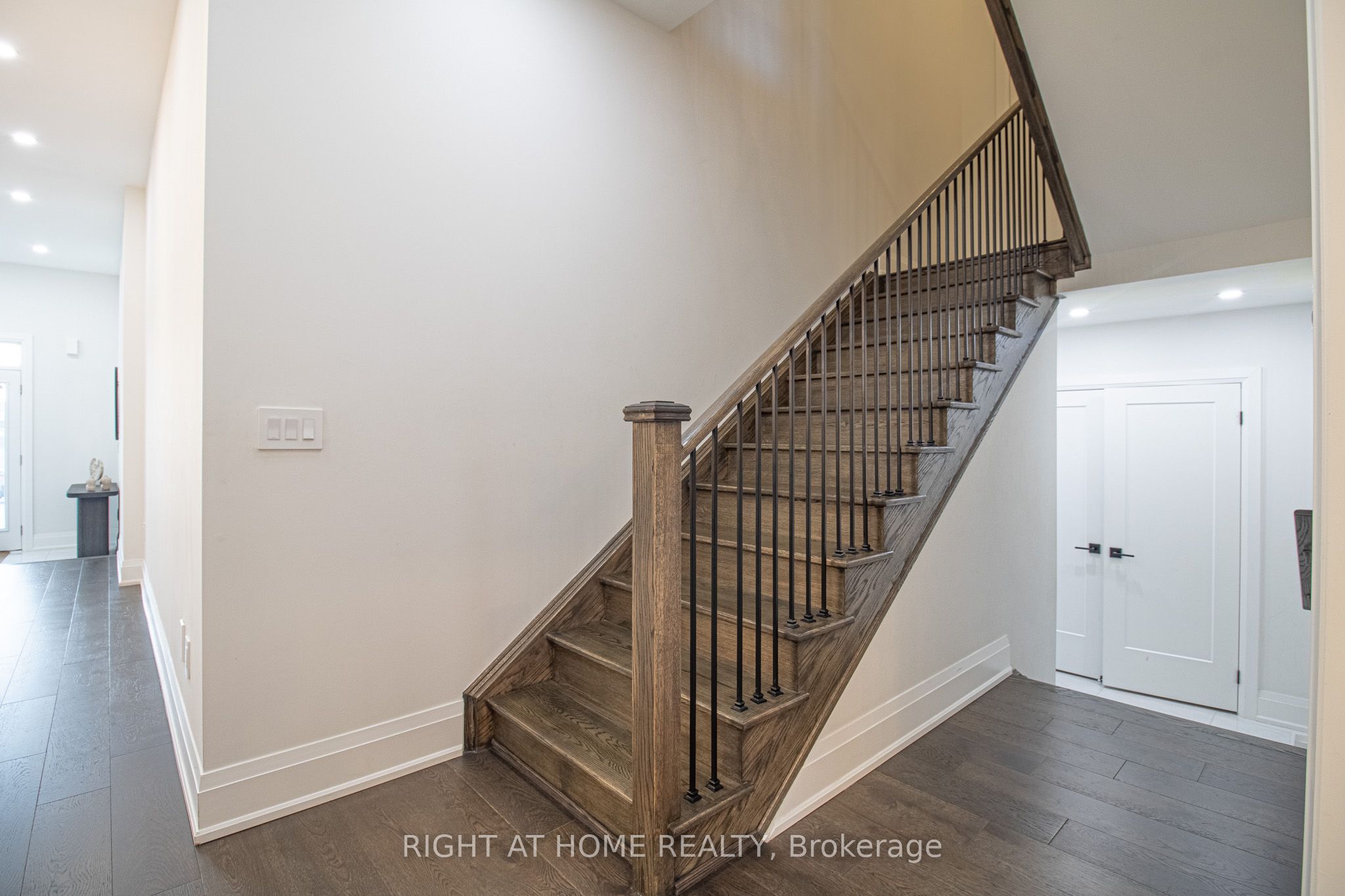 43 Longworth Avenue, Richmond Hill, ON L4E 1J2 photo 3